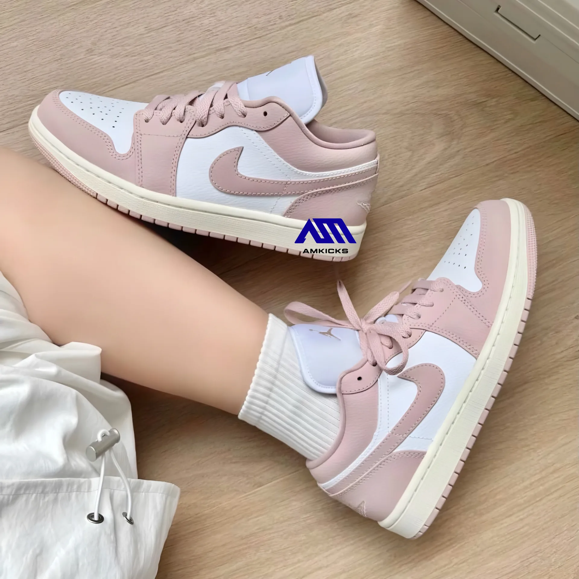Jordan 1 Low "Pink Oxford"