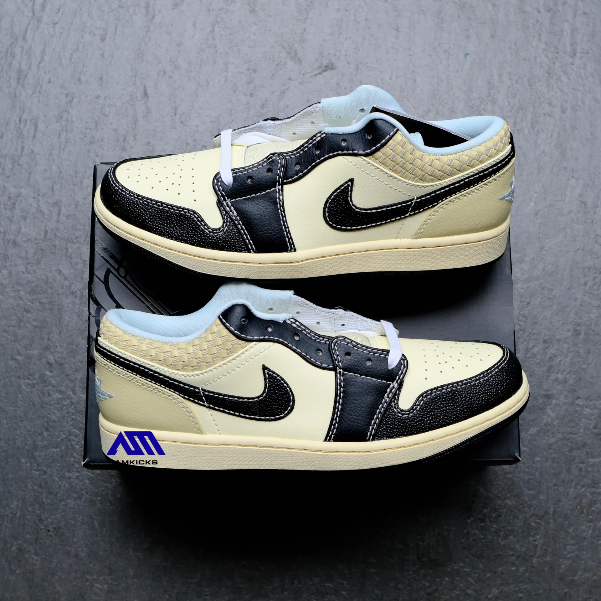 Jordan 1 Low SE "Coconut Milk Black Muslin"