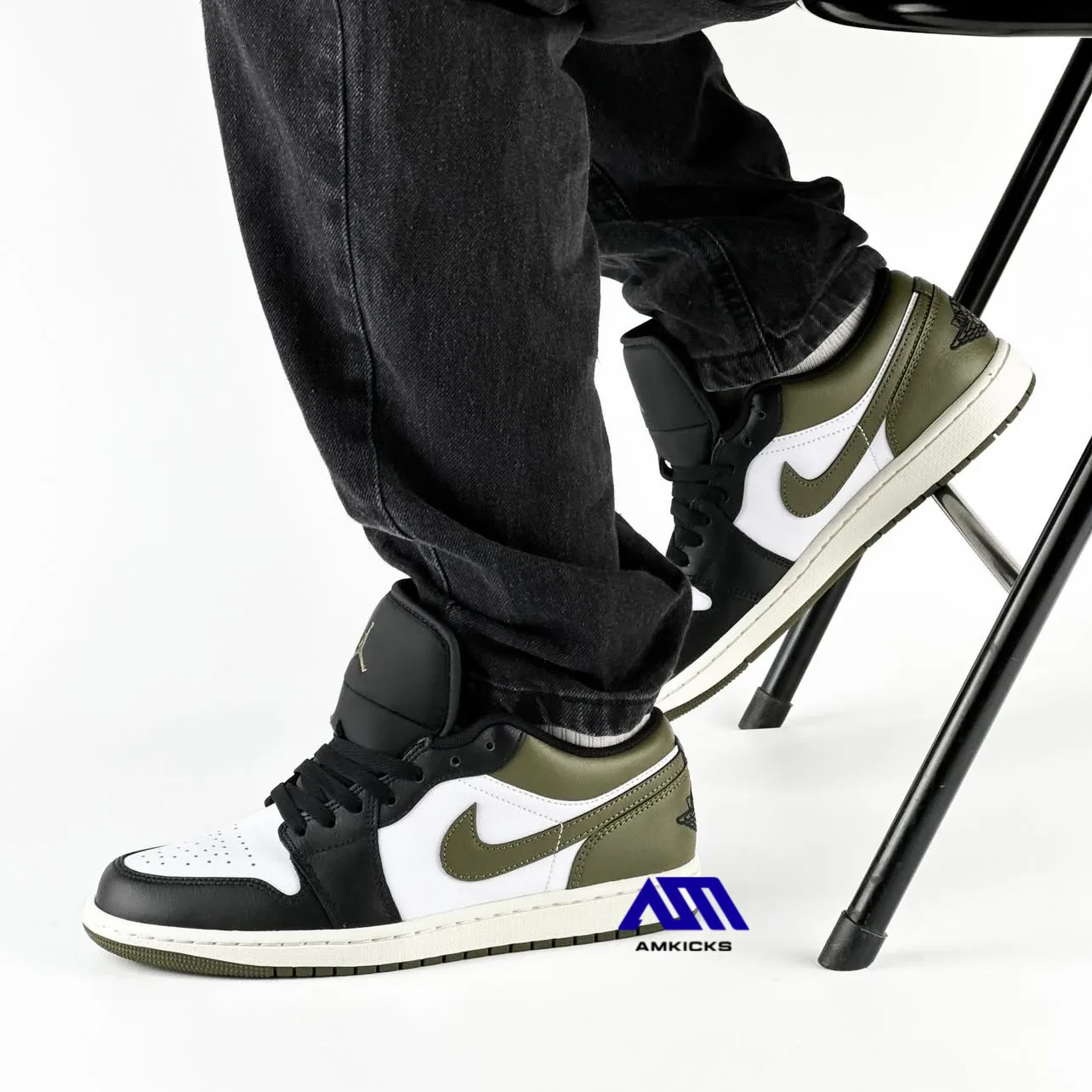 Jordan 1 Low "Black Toe Medium Olive"