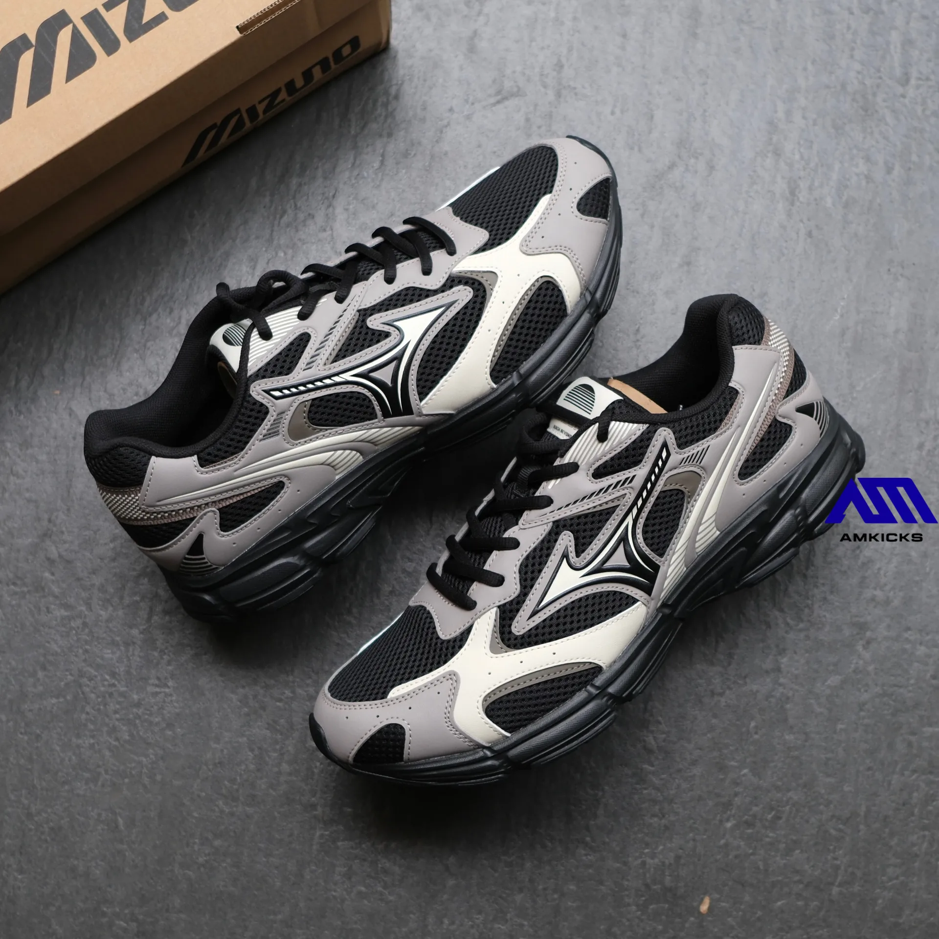 Mizuno Speed 2K "Black Dove Gray"