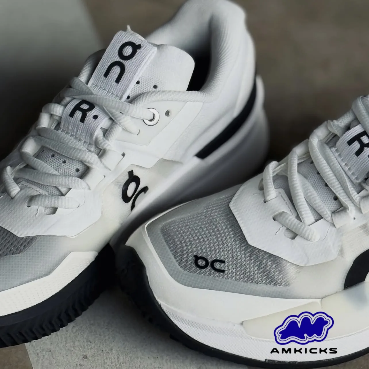 On The Roger Pro 2 "Clay White Black"