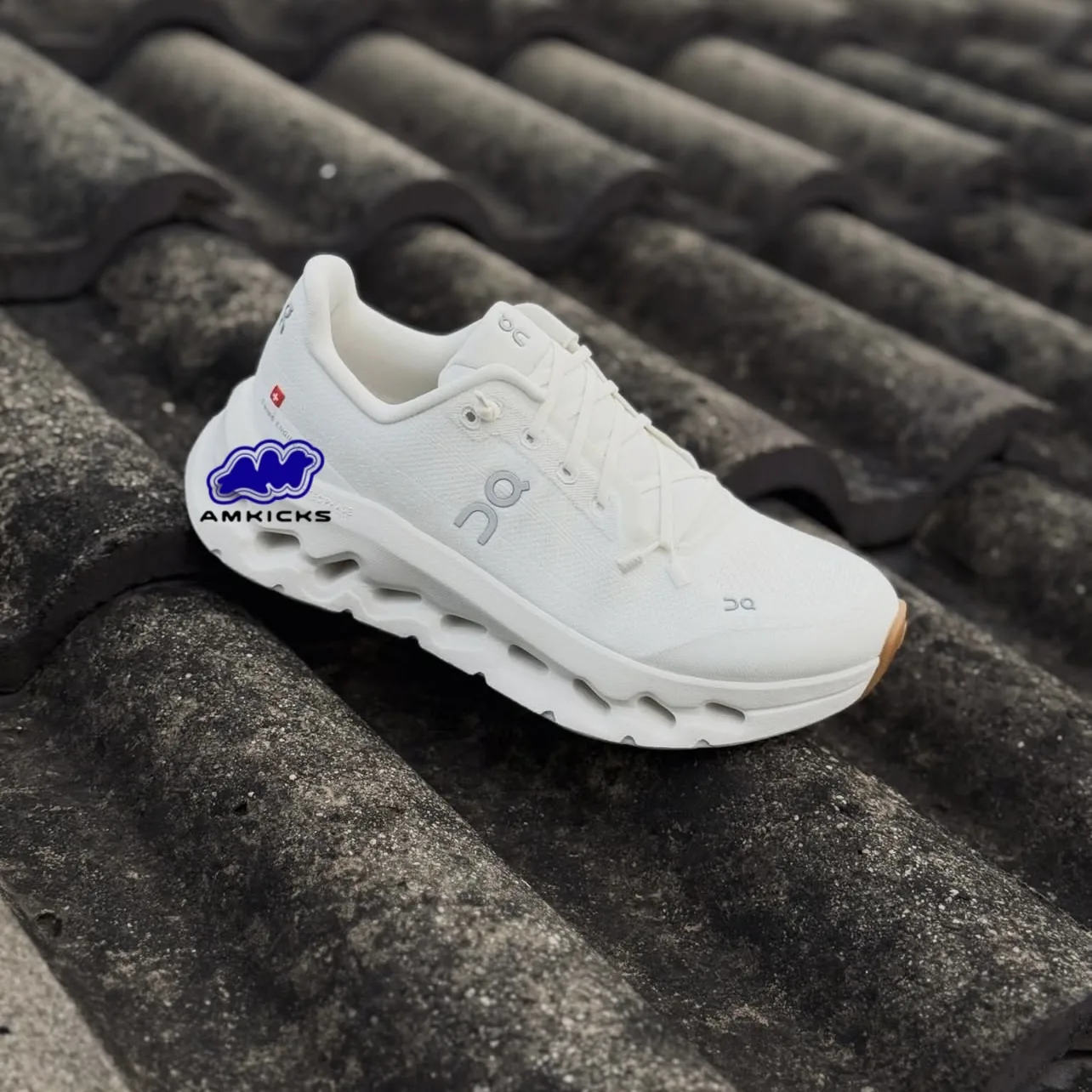 On Running Cloudtilt "White Ivory"