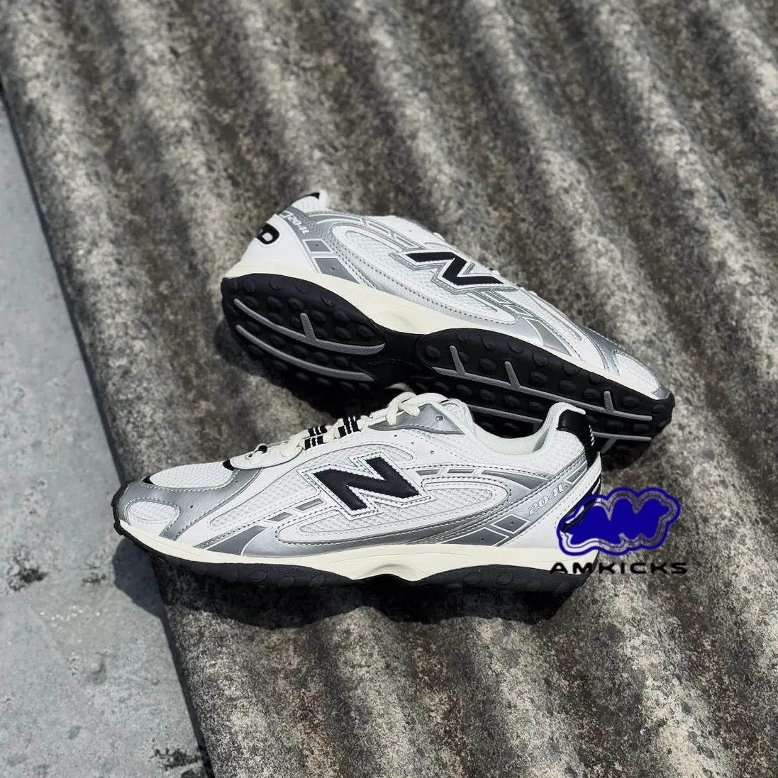 New Balance 204L "Silver Metallic Black"