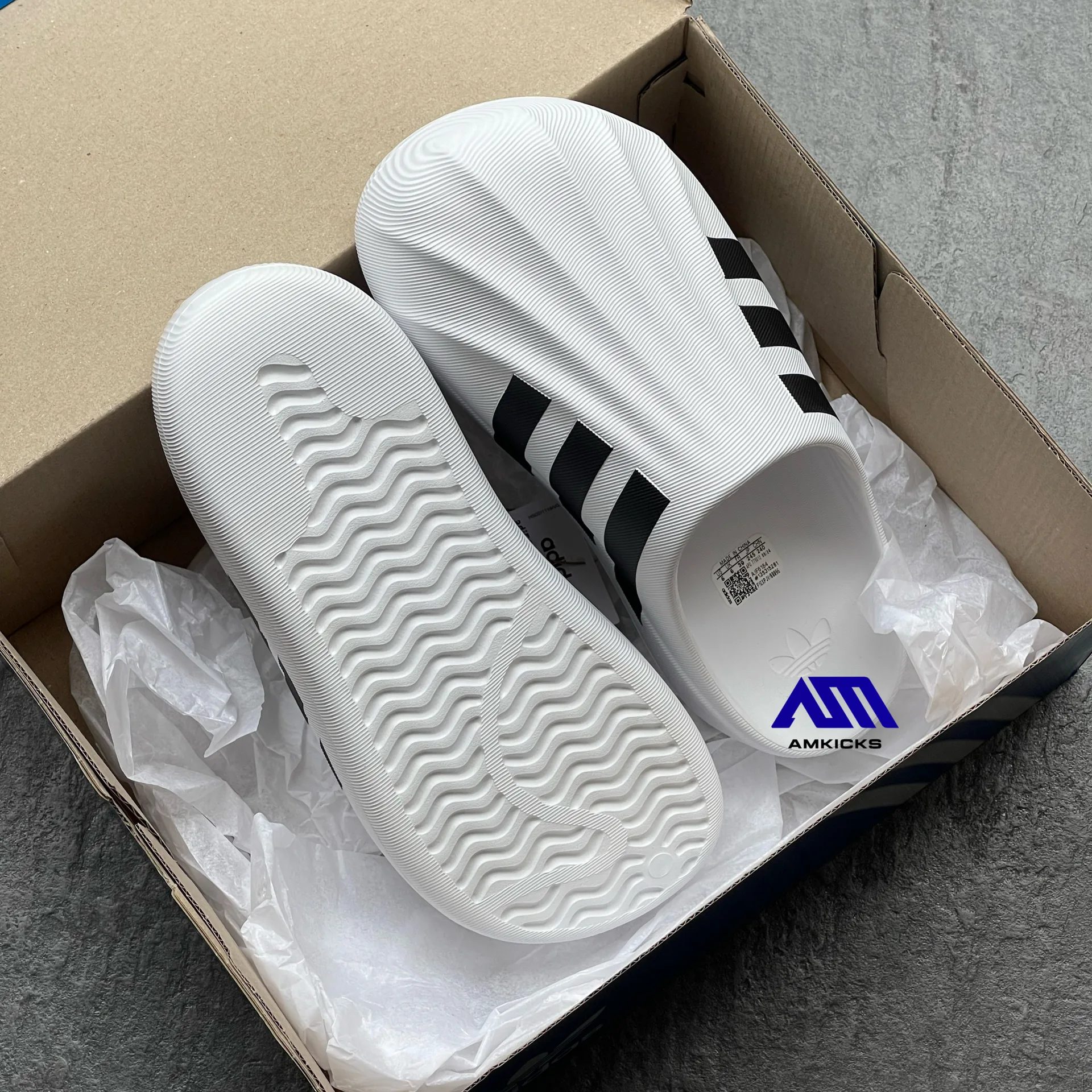 adiFOM Superstar Mule "White Black"