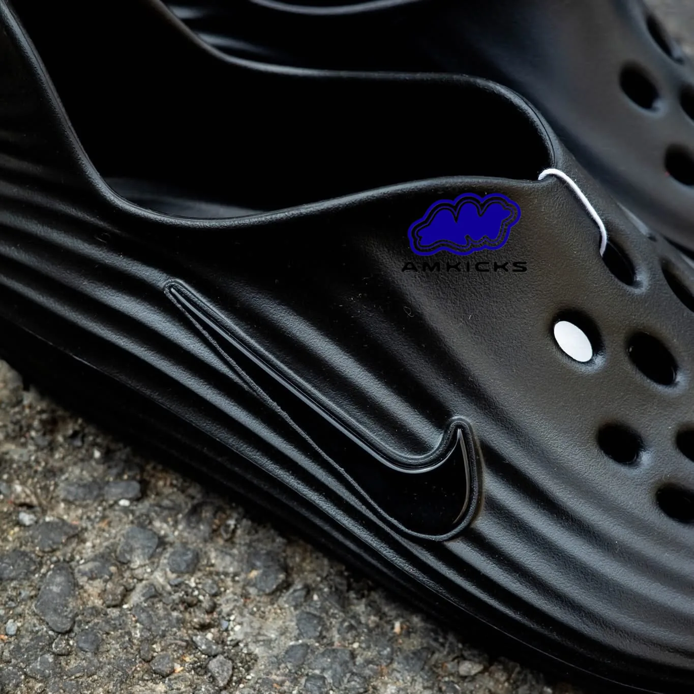 Nike ReactX Rejuven8 "Triple Black"