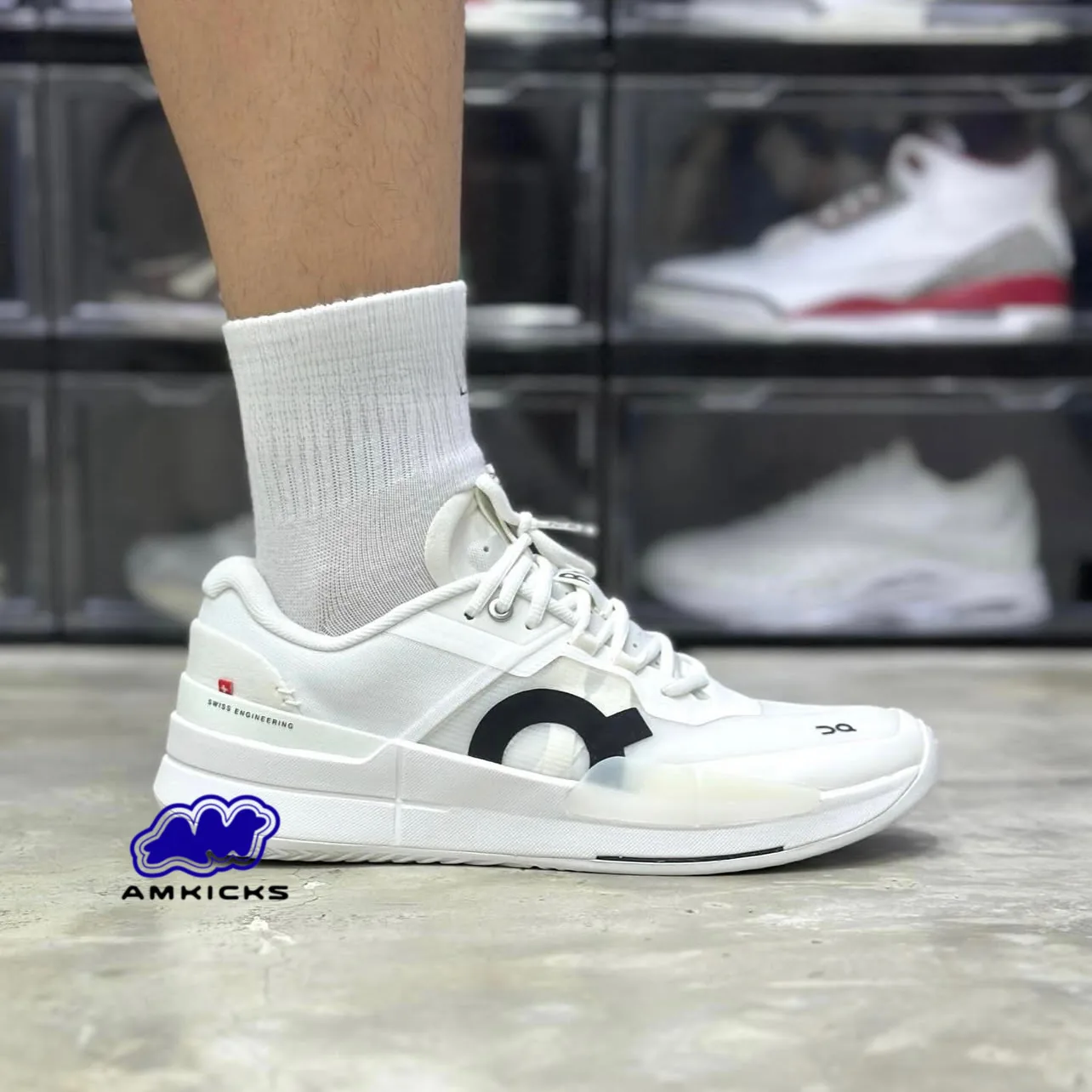 On The Roger Pro 2 "Clay White Black"