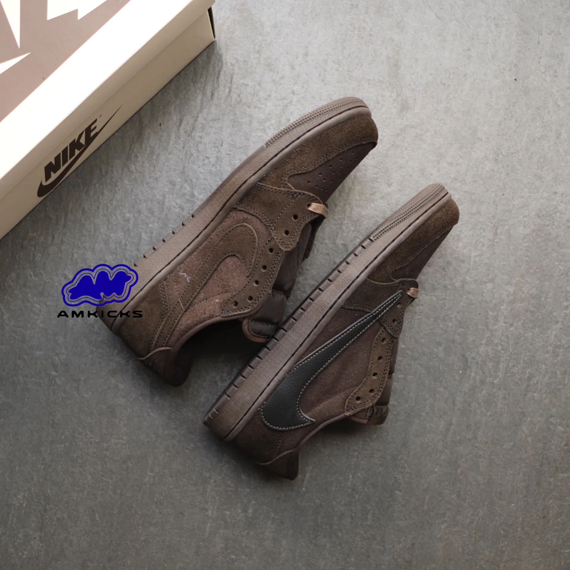 Jordan 1 Retro Low OG SP "Travis Scott Velvet Brown"