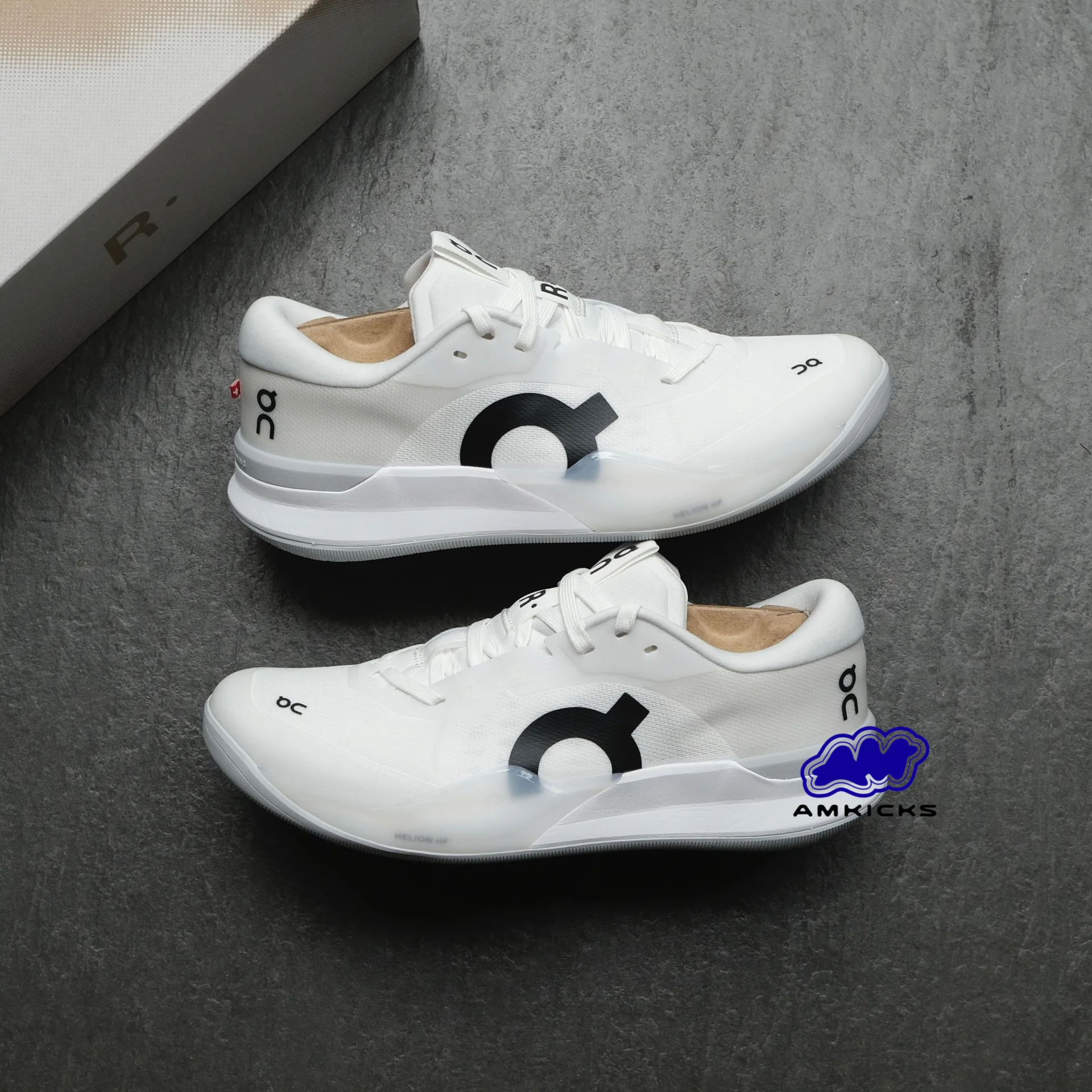 On The Roger Pro 3 "White Pink"