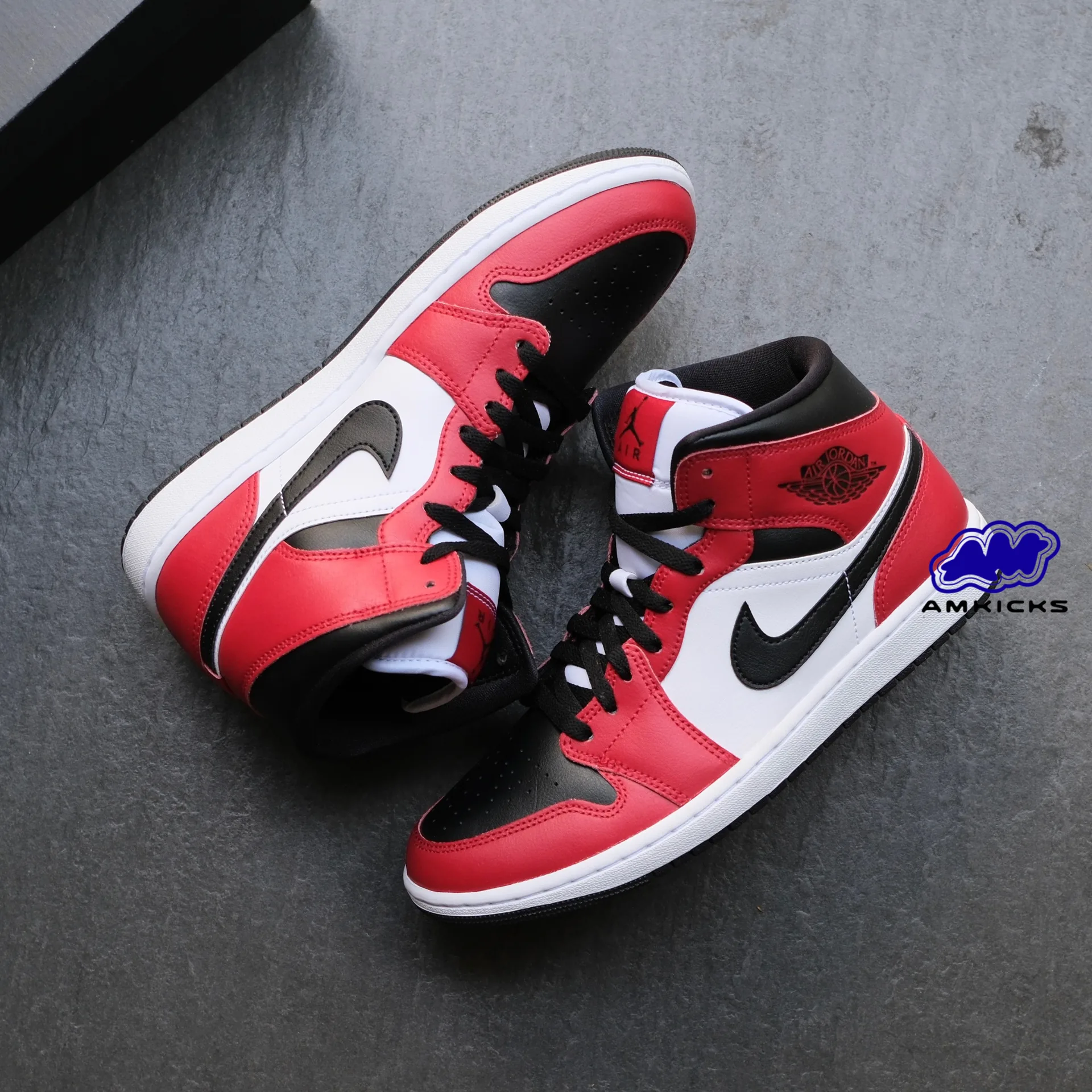 Jordan 1 Mid "Chicago Toe"