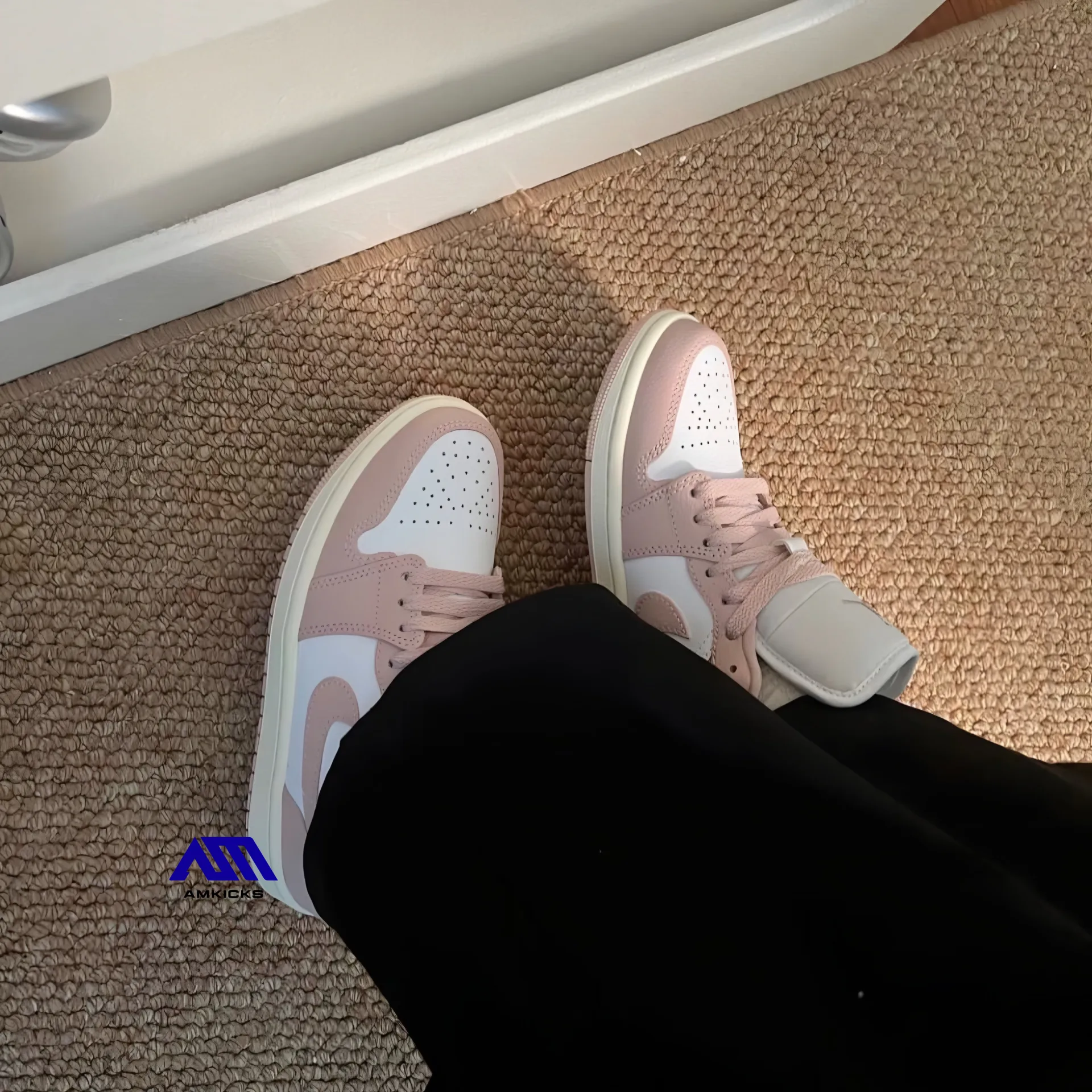 Jordan 1 Low "Pink Oxford"