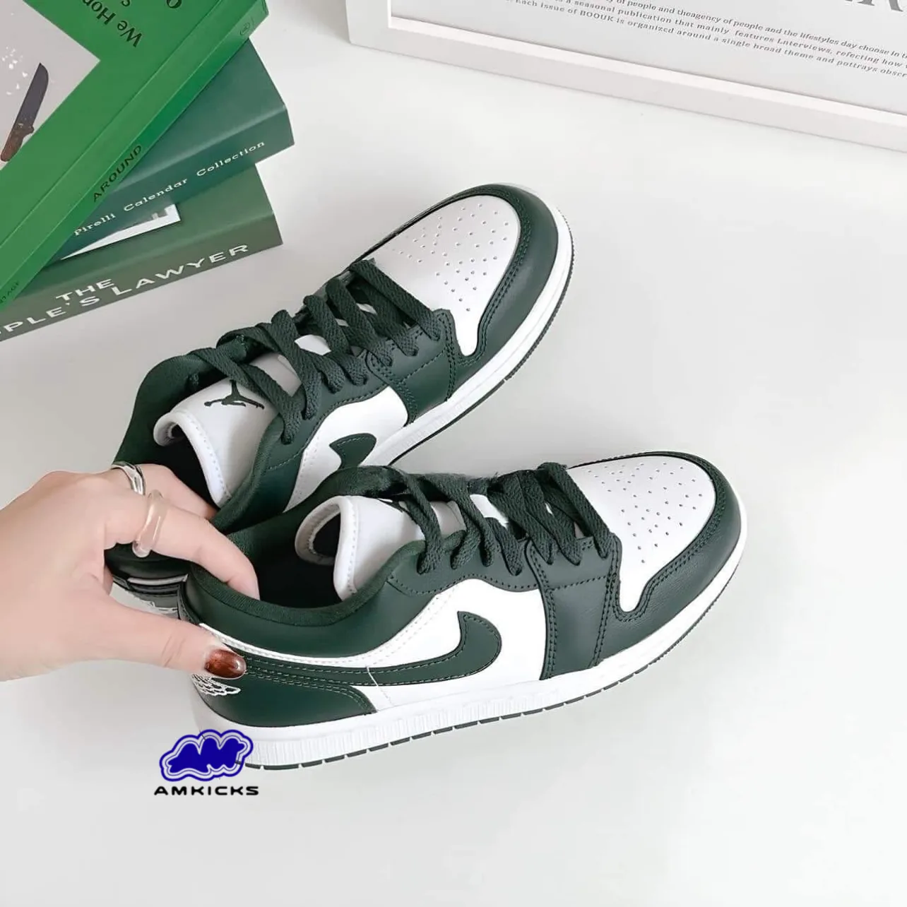 Jordan 1 Low "Galactic Jade"