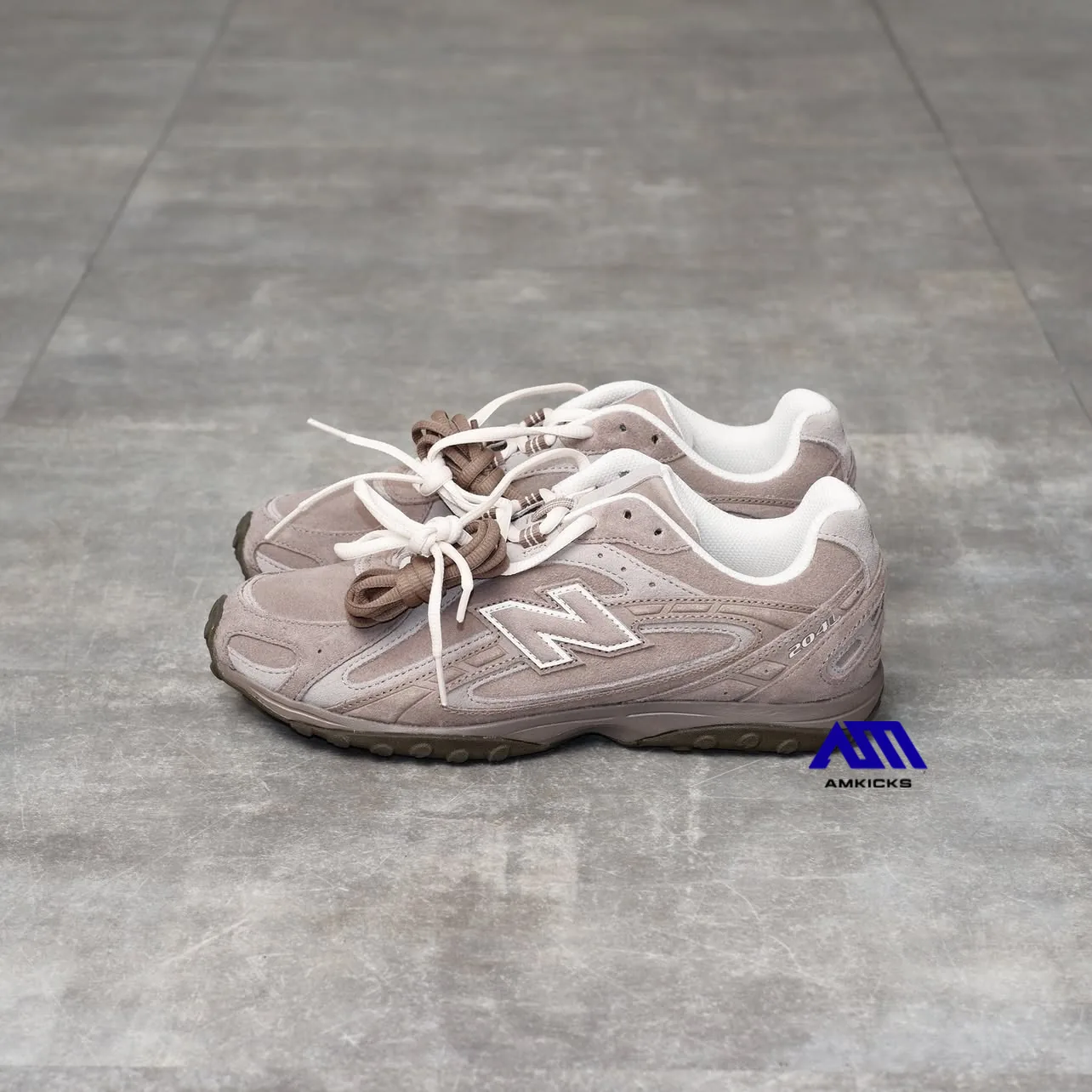 New Balance 204L "Mushroom Arid Stone"