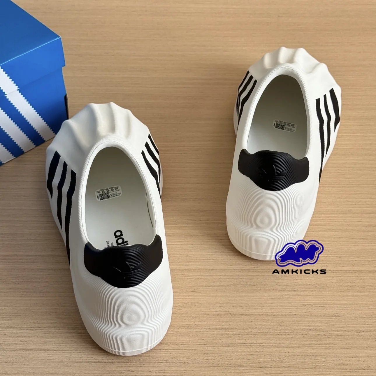 adiFOM Superstar White Black