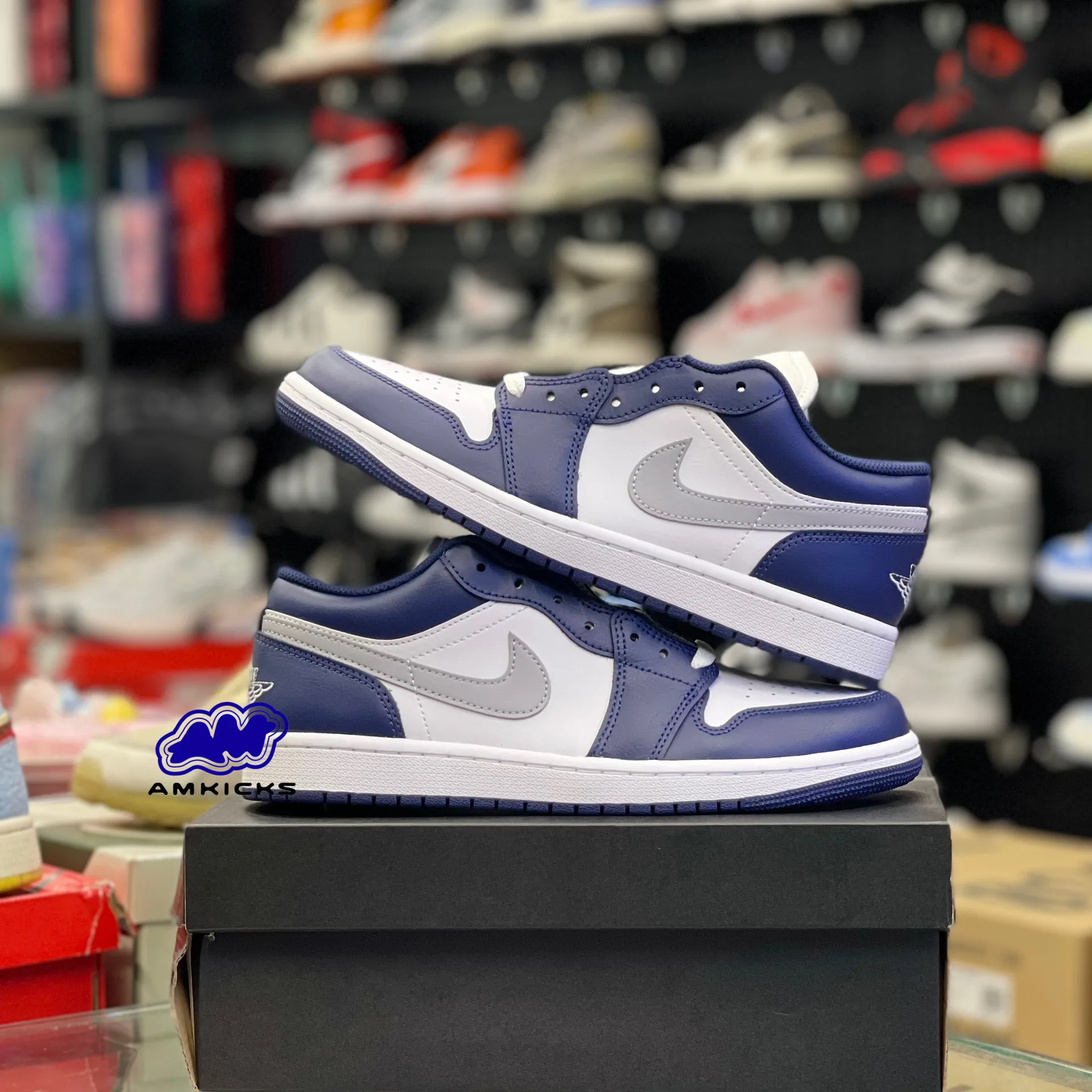 Jordan 1 Low "Wolf Grey Midnight Navy"