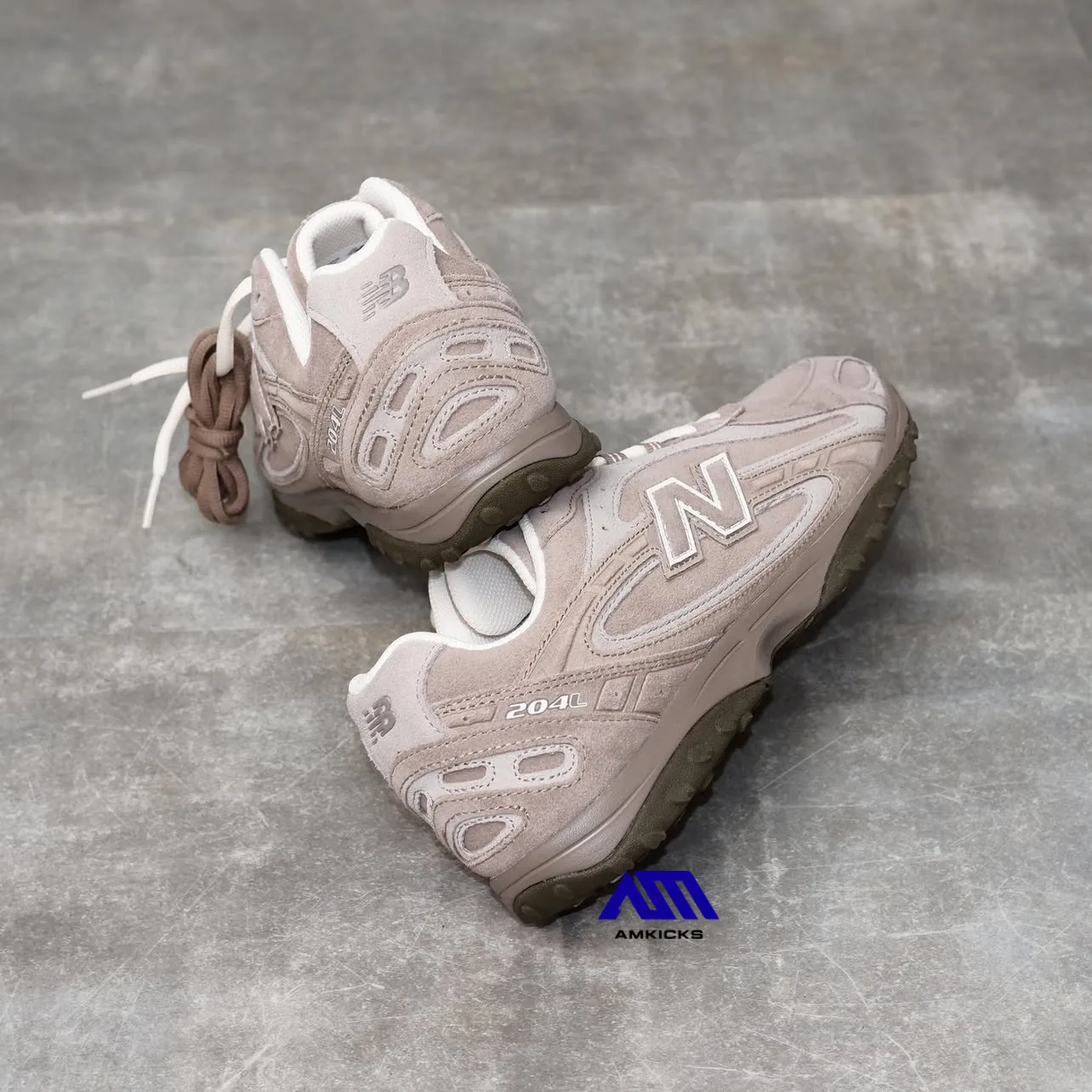New Balance 204L "Mushroom Arid Stone"