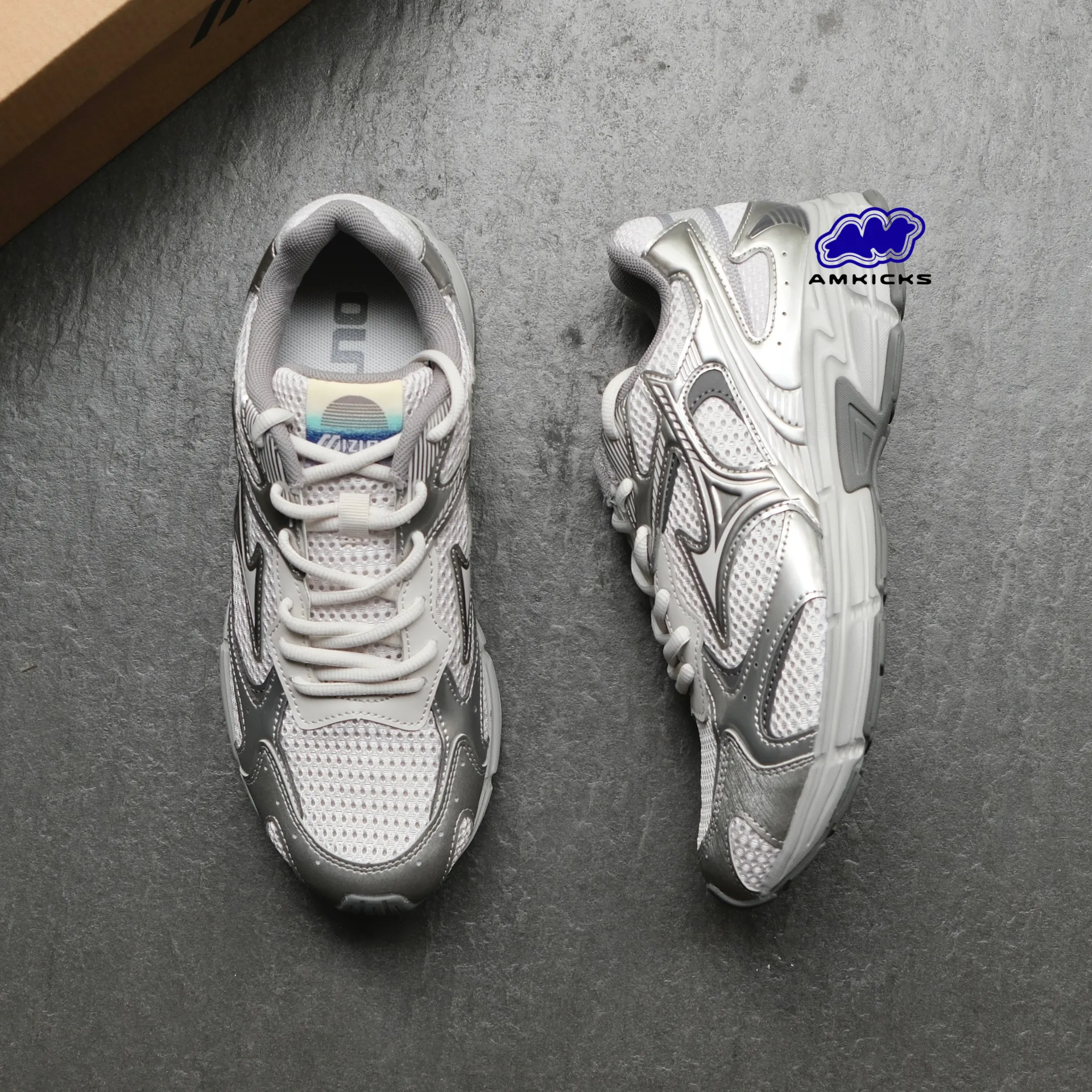 MIZUNO Speed 2K "White Silver"