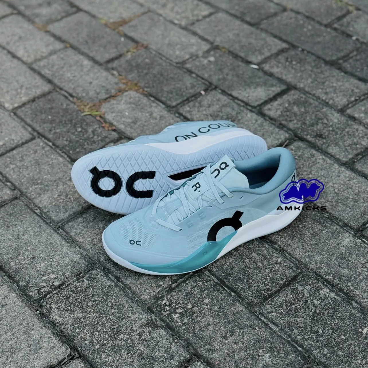 On The Roger Pro 3 "Blue"