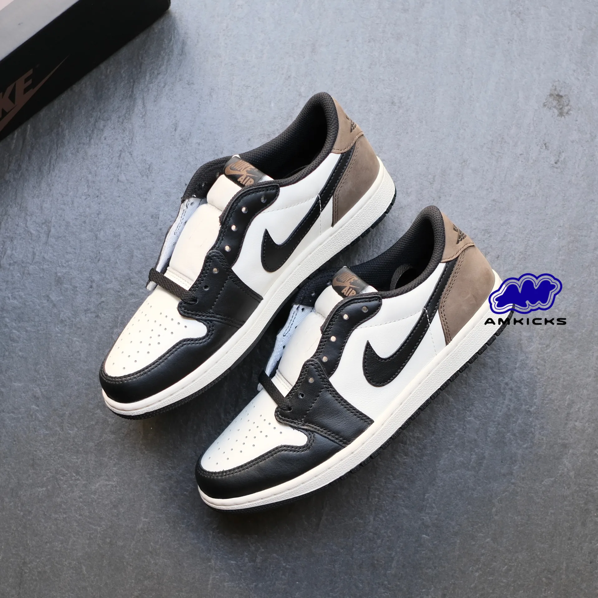 Jordan 1 Retro Low OG "Mocha"
