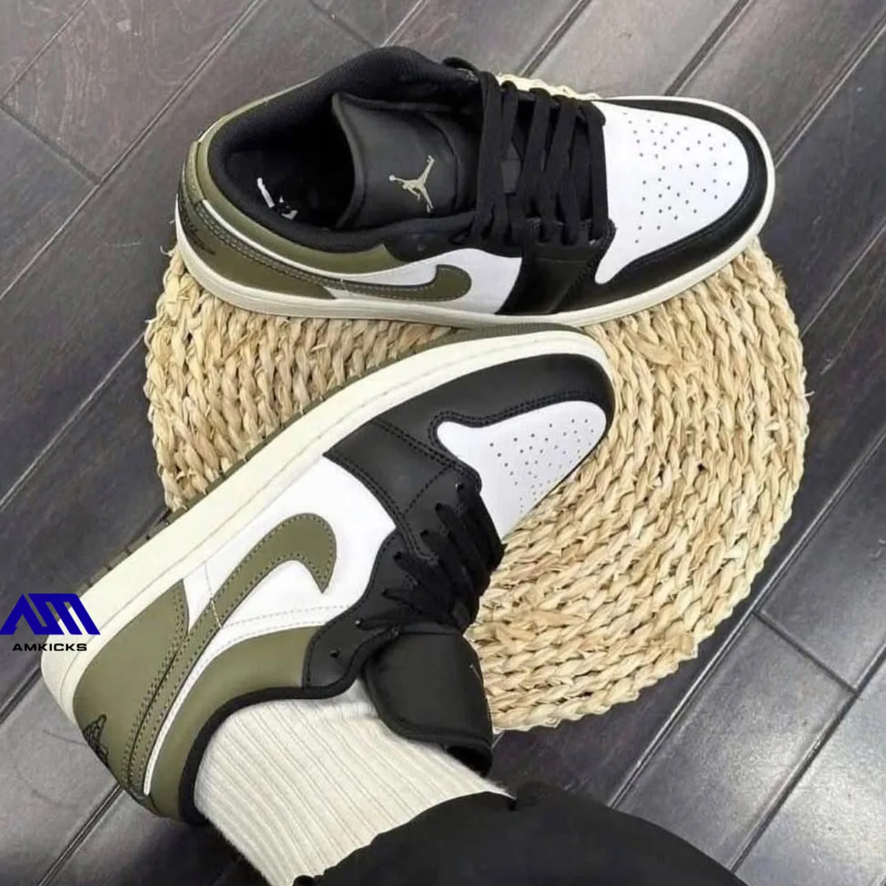 Jordan 1 Low "Black Toe Medium Olive"