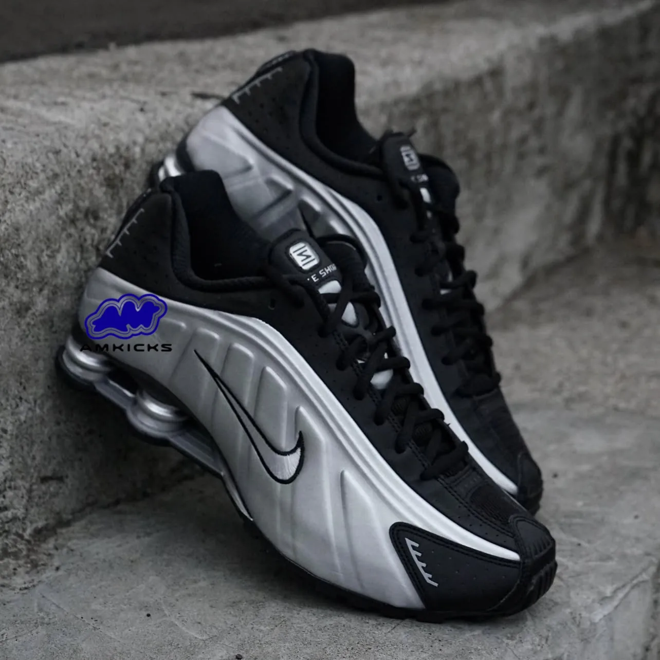 Nike Shox R4 "Metallic Silver Black"