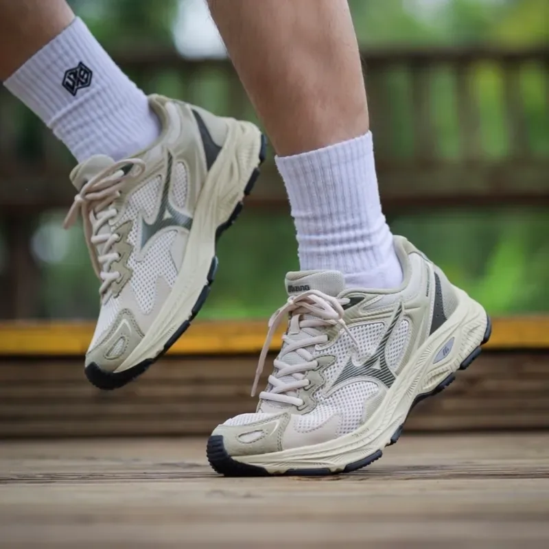 Mizuno Racer S "Cream Beige"