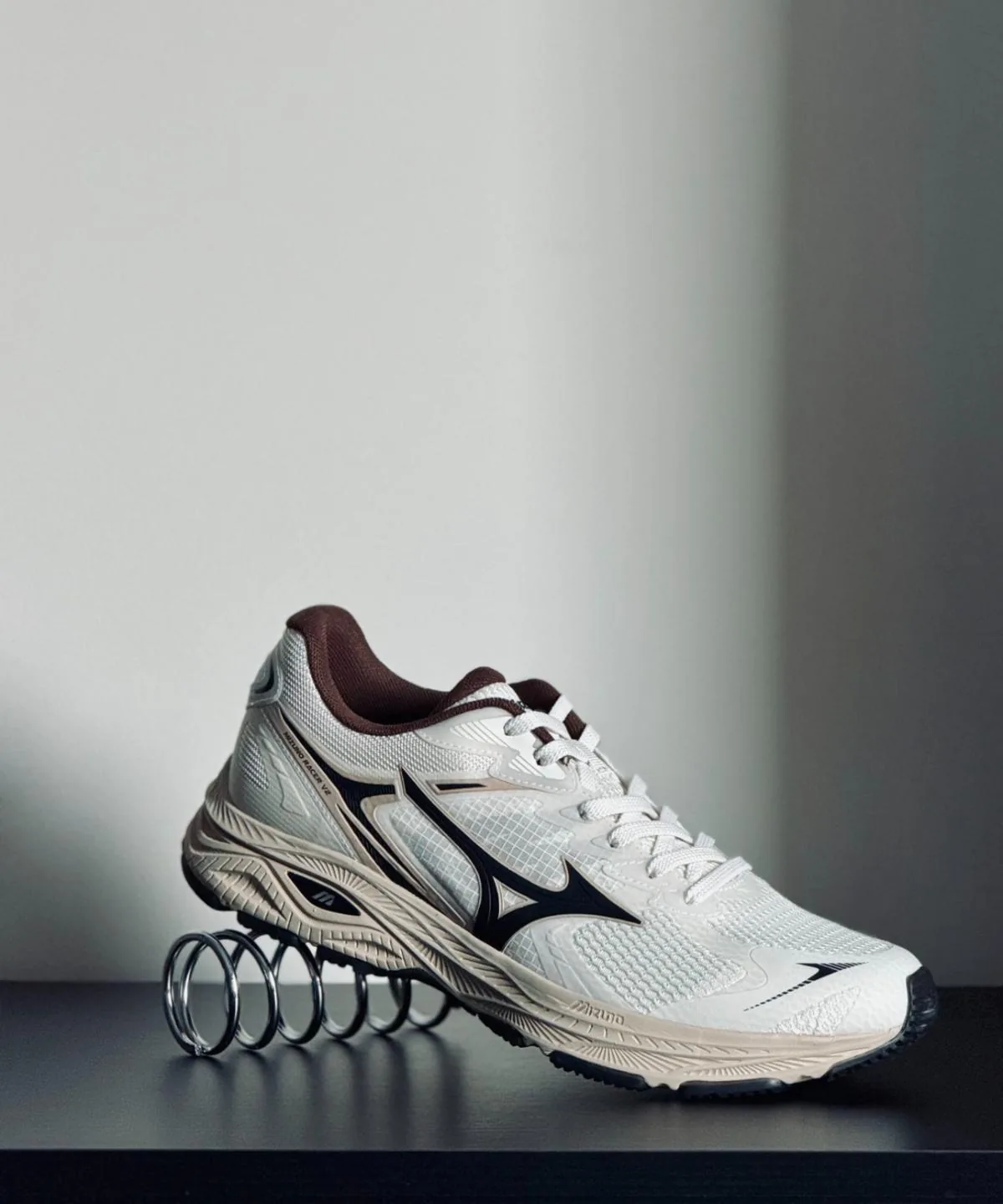 Mizuno Racer S "Off White Dark Brown"