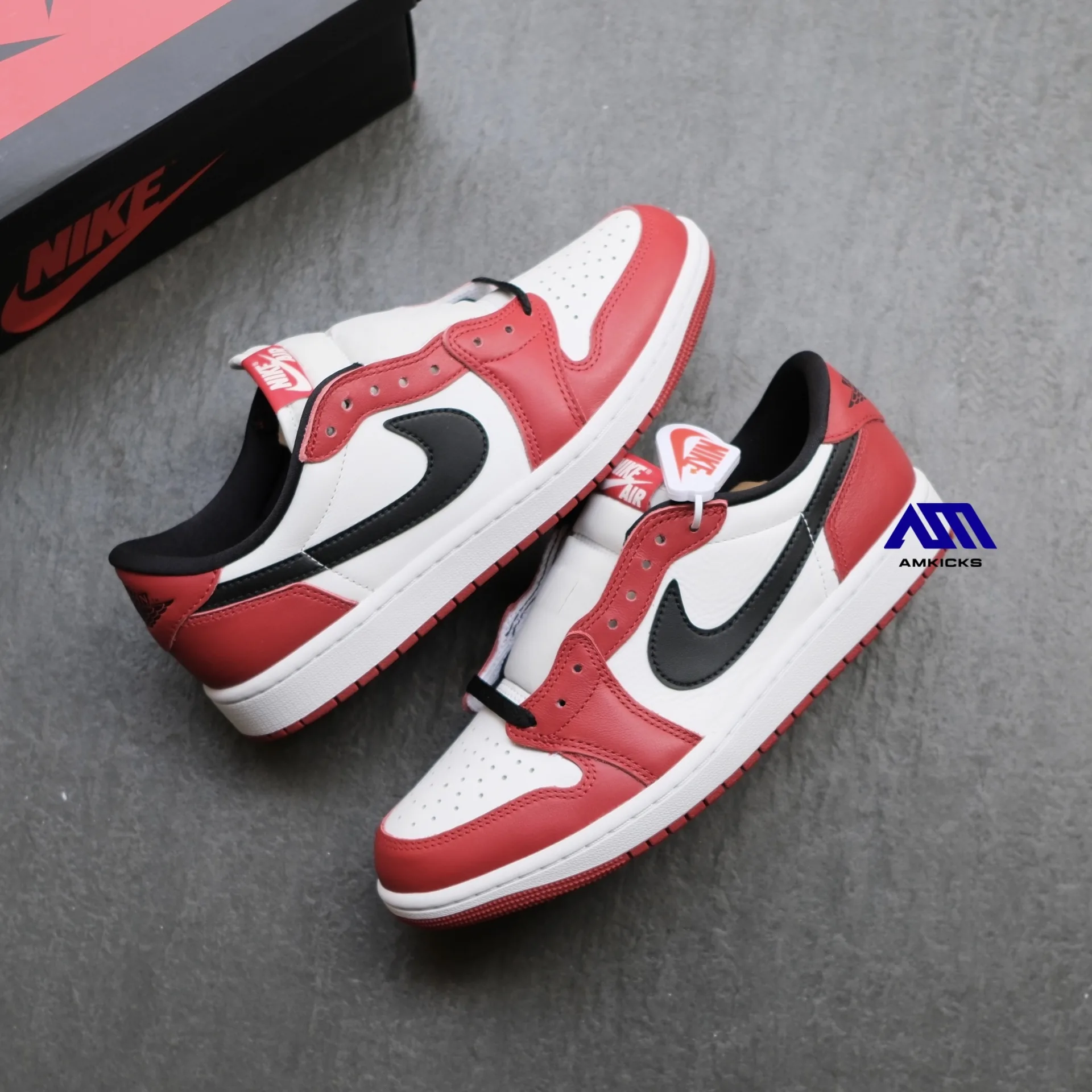 Jordan 1 Retro Low OG Chicago (2025)