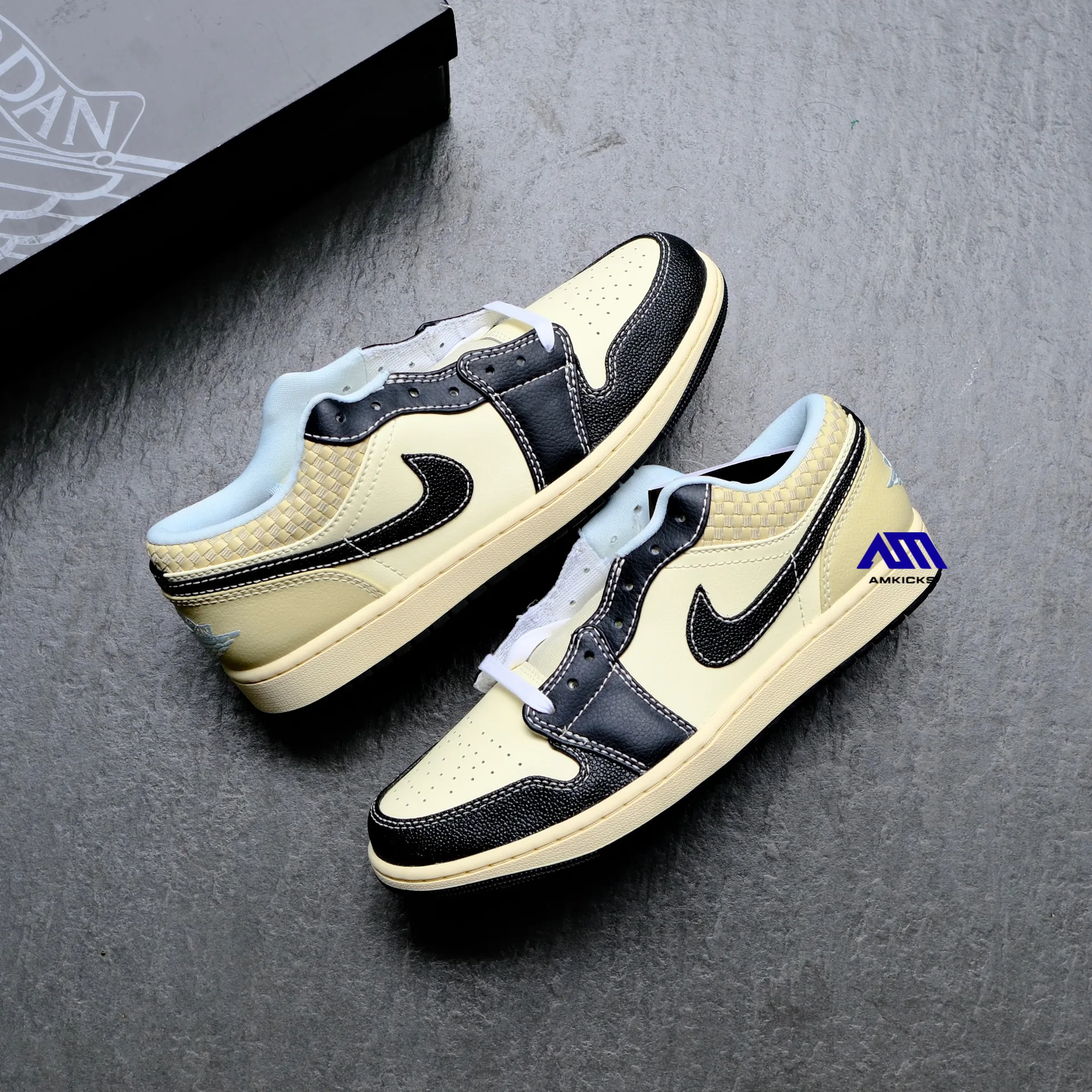 Jordan 1 Low SE "Coconut Milk Black Muslin"