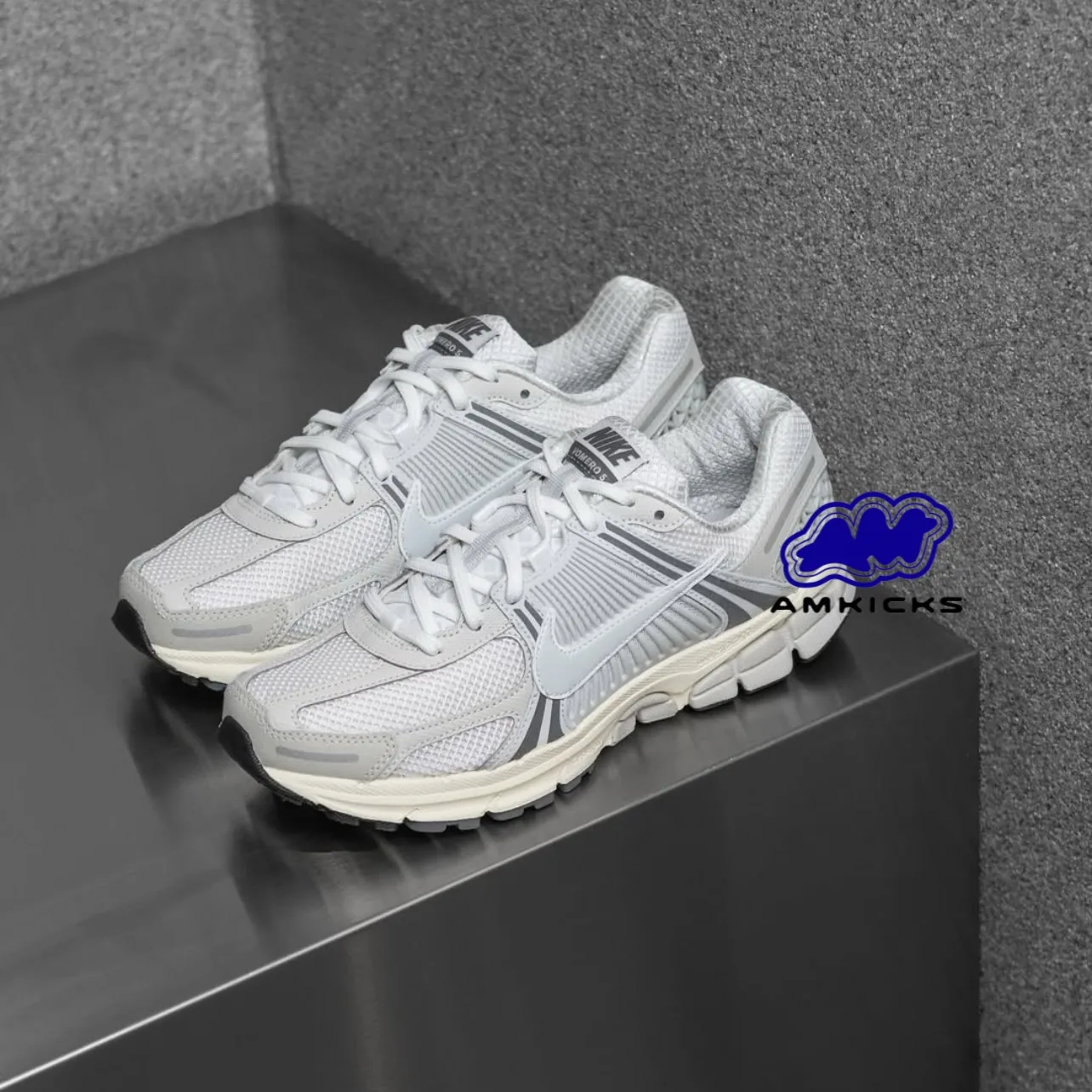 Nike Zoom Vomero 5 "Platinum Tint"