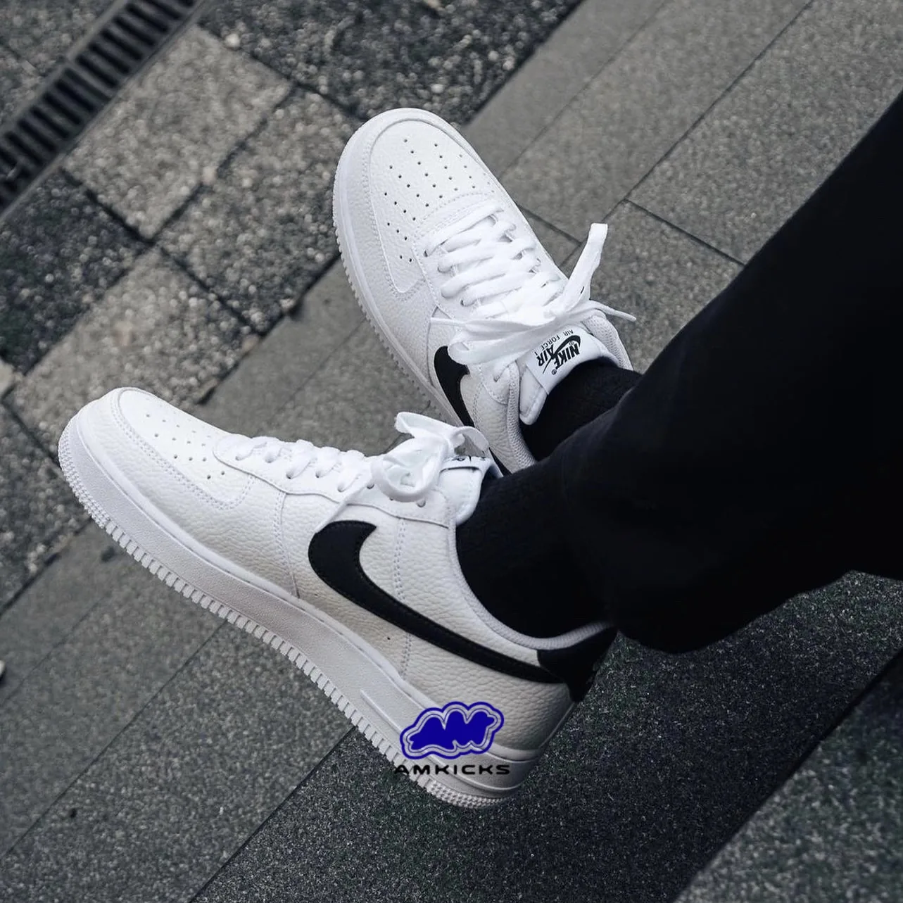 Nike Air Force 1 Low '07 "White Black Pebbled Leather"
