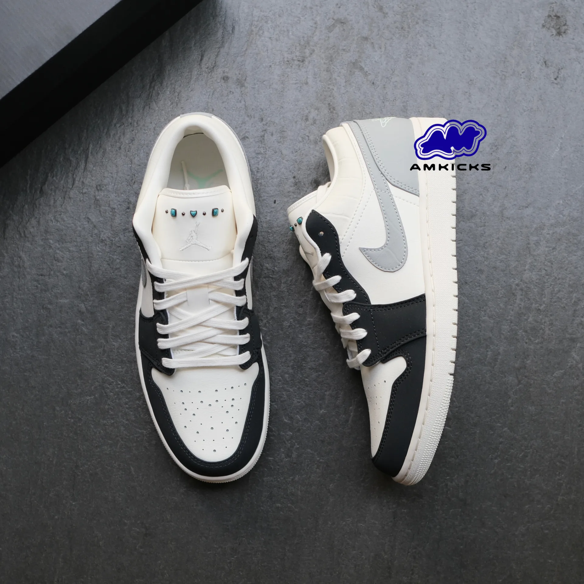 Air Jordan 1 Low "Sail Light Smoke Grey"