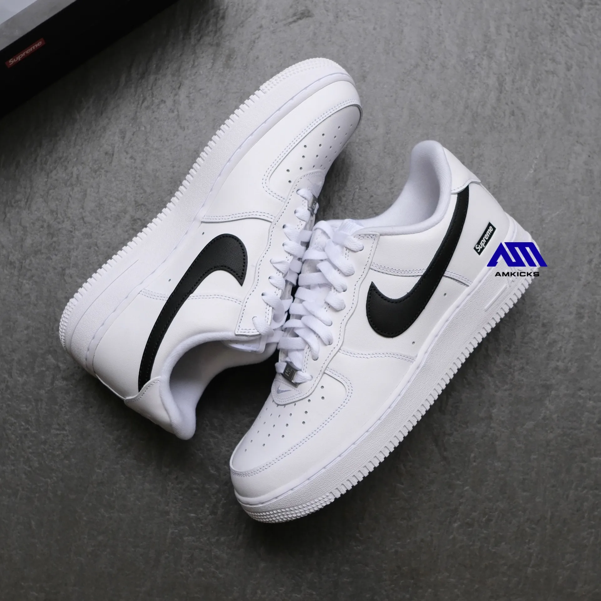 Air Force 1 Low "Supreme White Black"