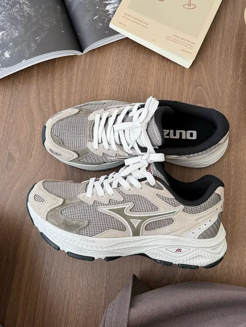 Mizuno Racer S "Wood Grey"