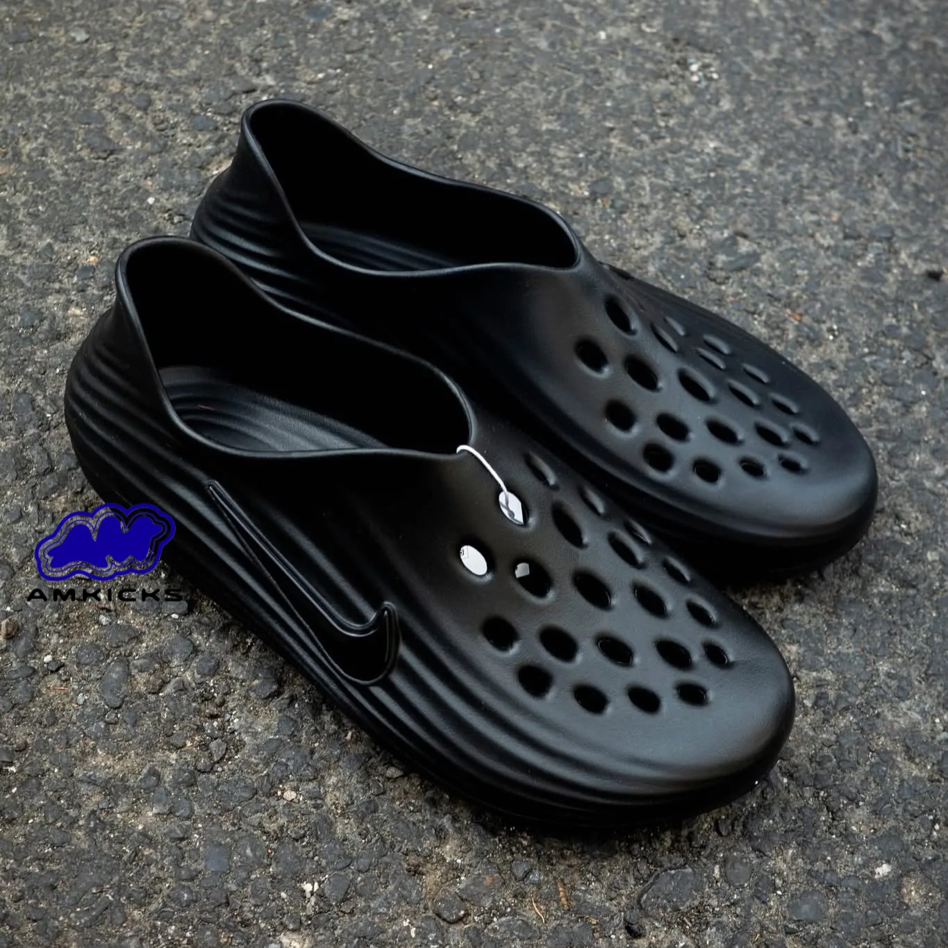 Nike ReactX Rejuven8 "Triple Black"