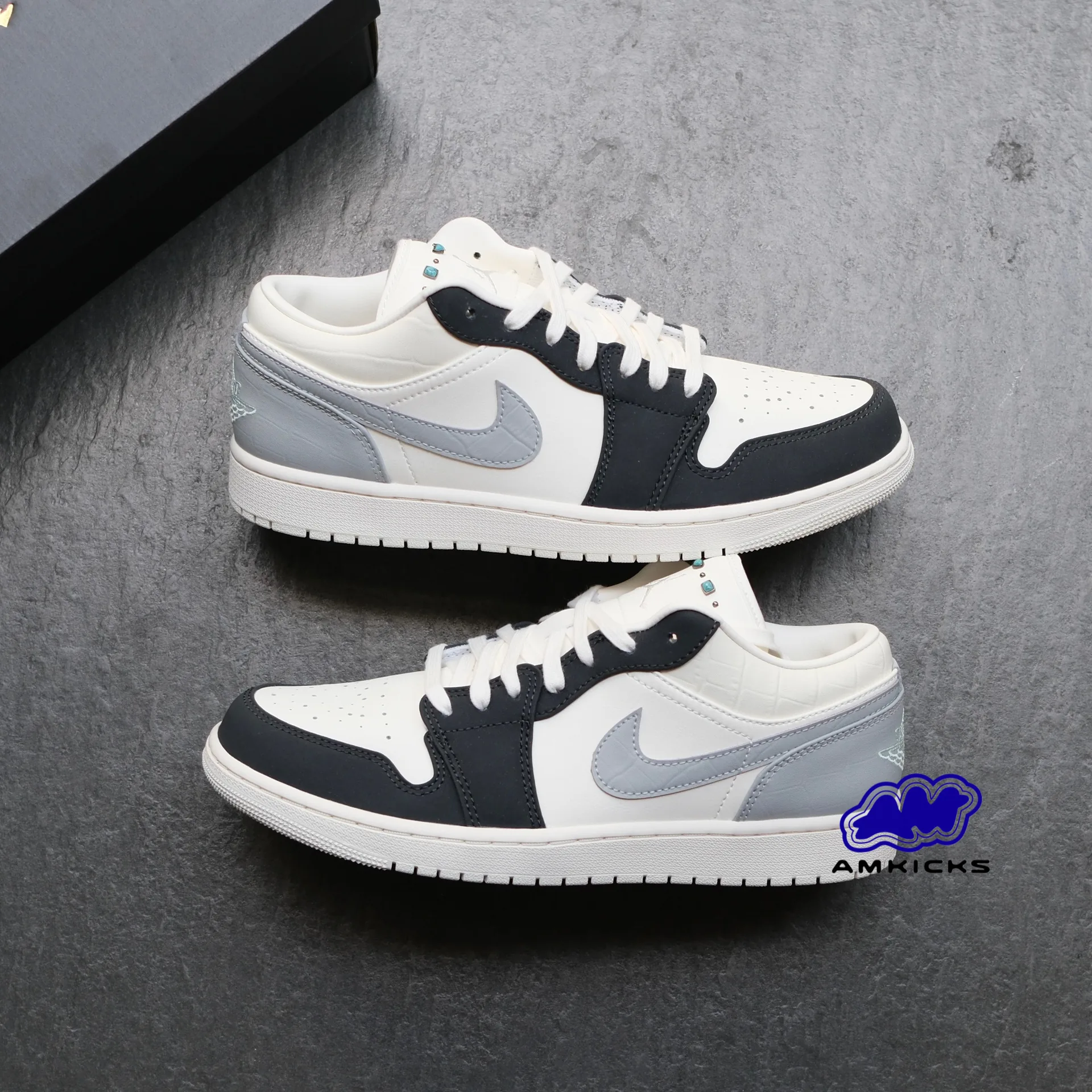 Air Jordan 1 Low "Sail Light Smoke Grey"
