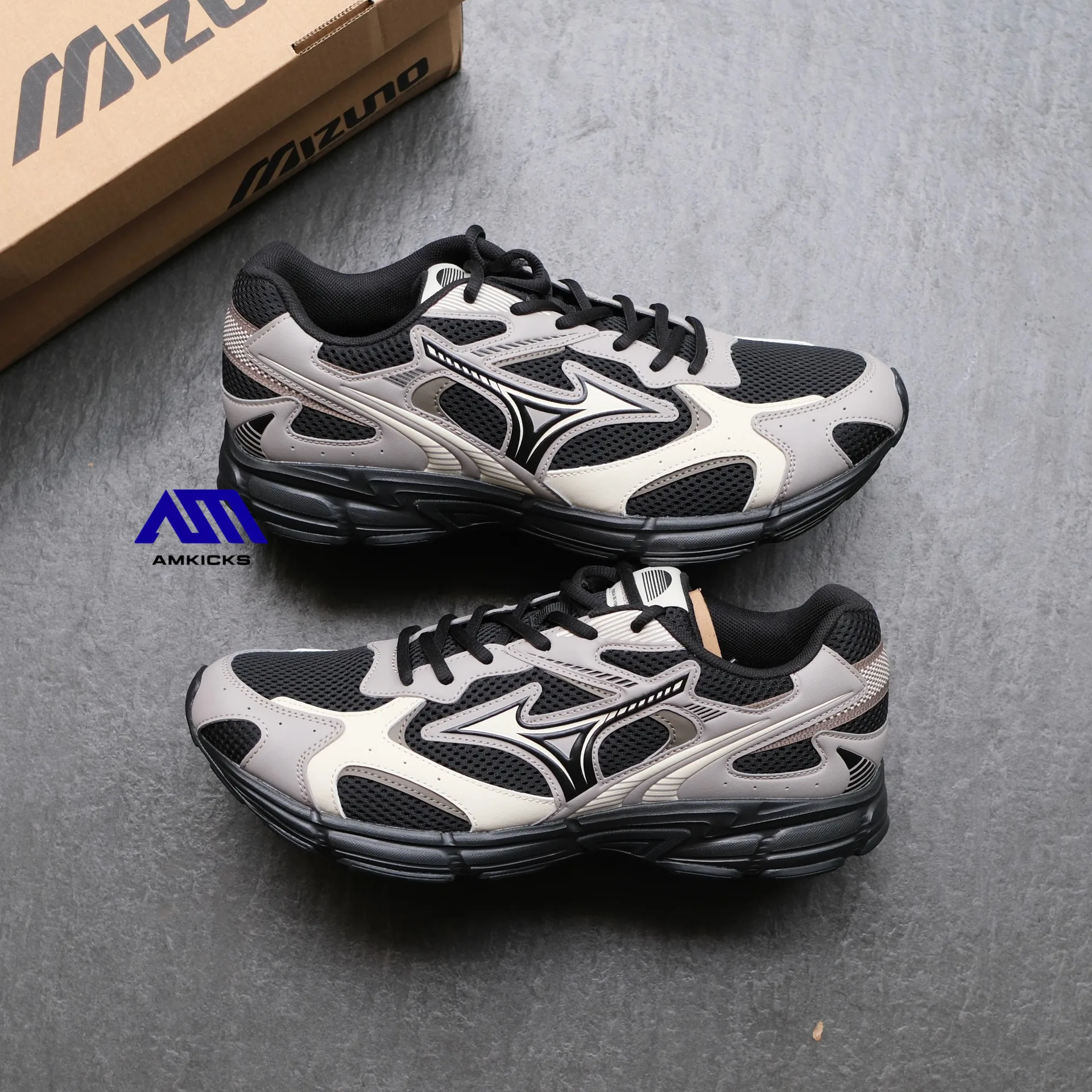 Mizuno Speed 2K "Black Dove Gray"