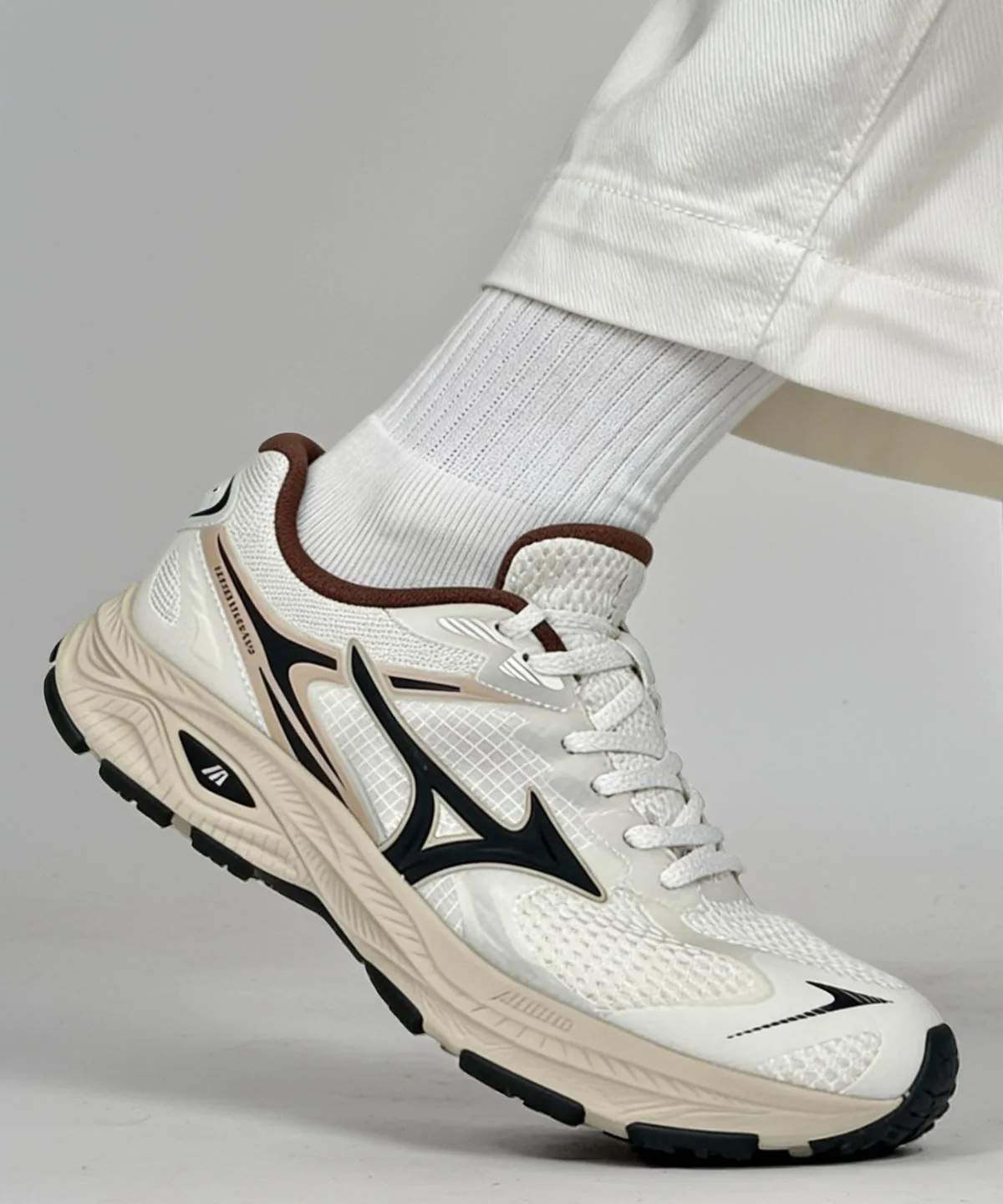 Mizuno Racer S "Off White Dark Brown"