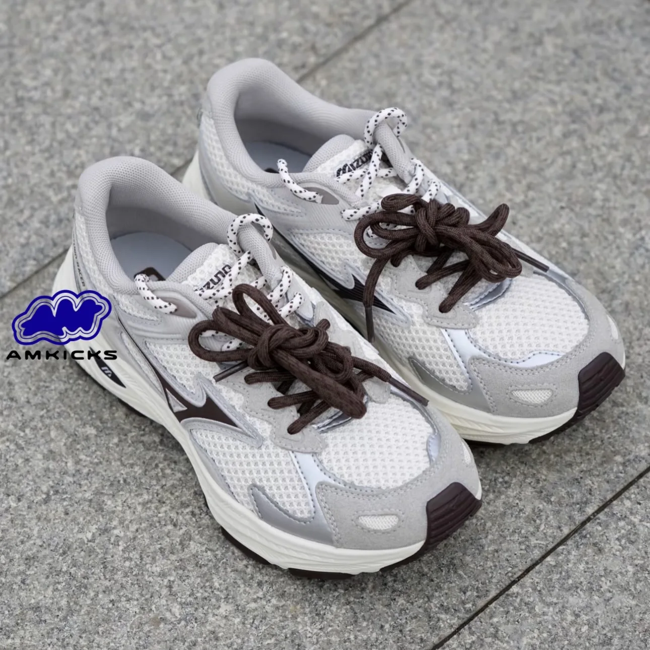 Mizuno Racer S "White Brown"