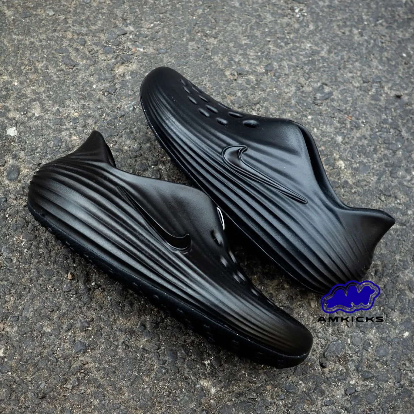 Nike ReactX Rejuven8 "Triple Black"
