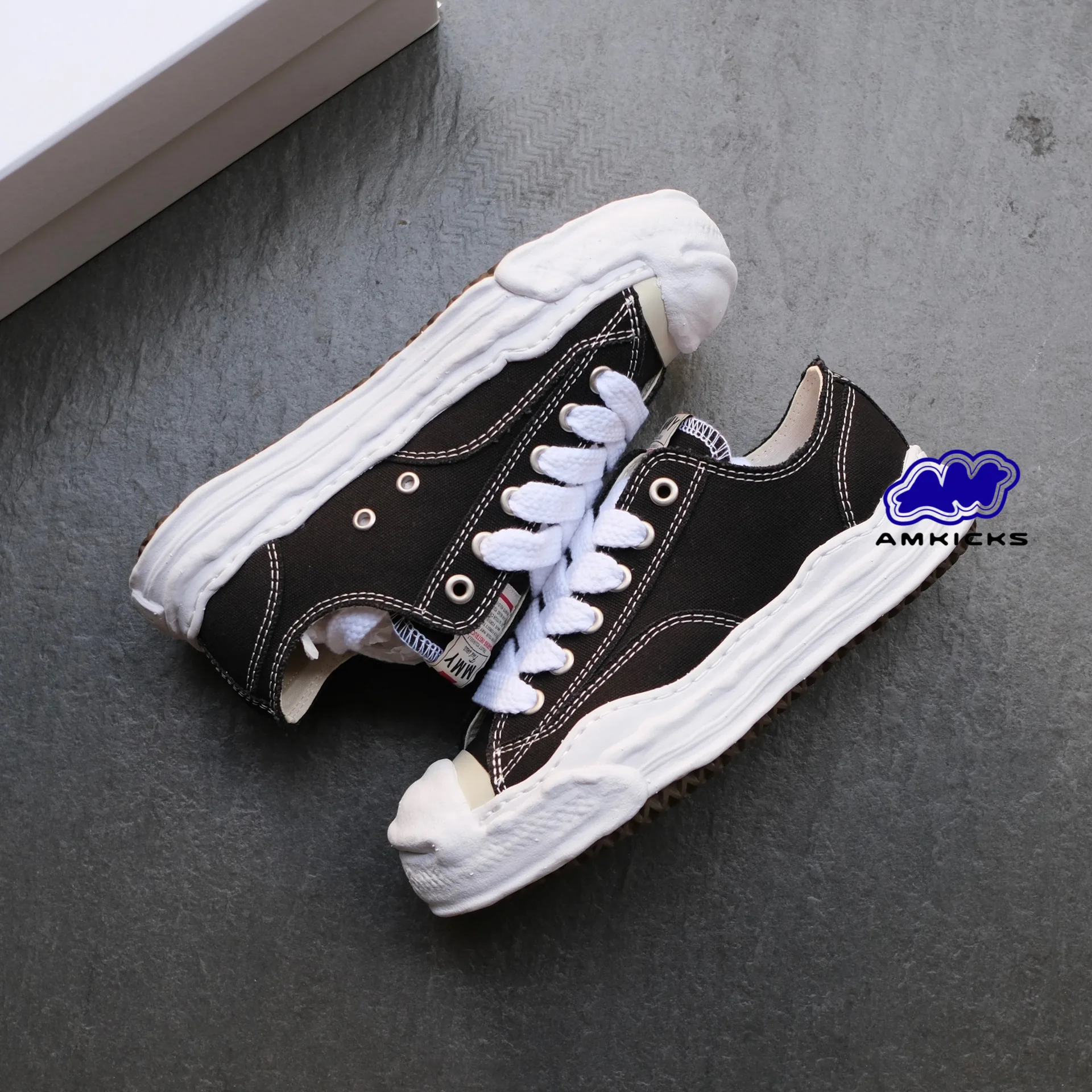 Maison Mihara Yasuhiro Hank OG Sole Canvas Low "Black"