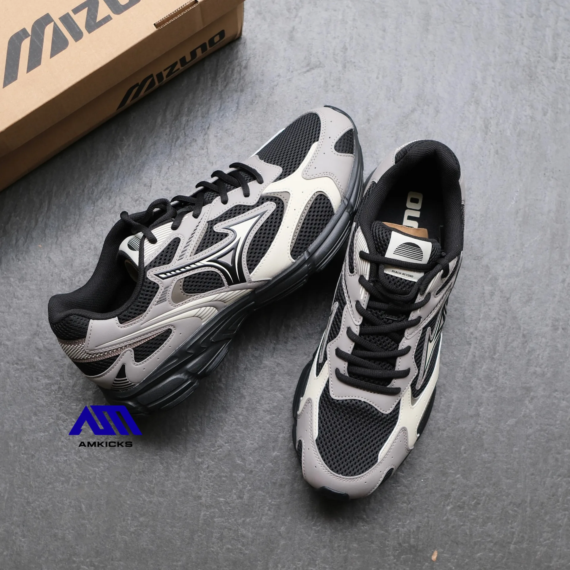 Mizuno Speed 2K "Black Dove Gray"