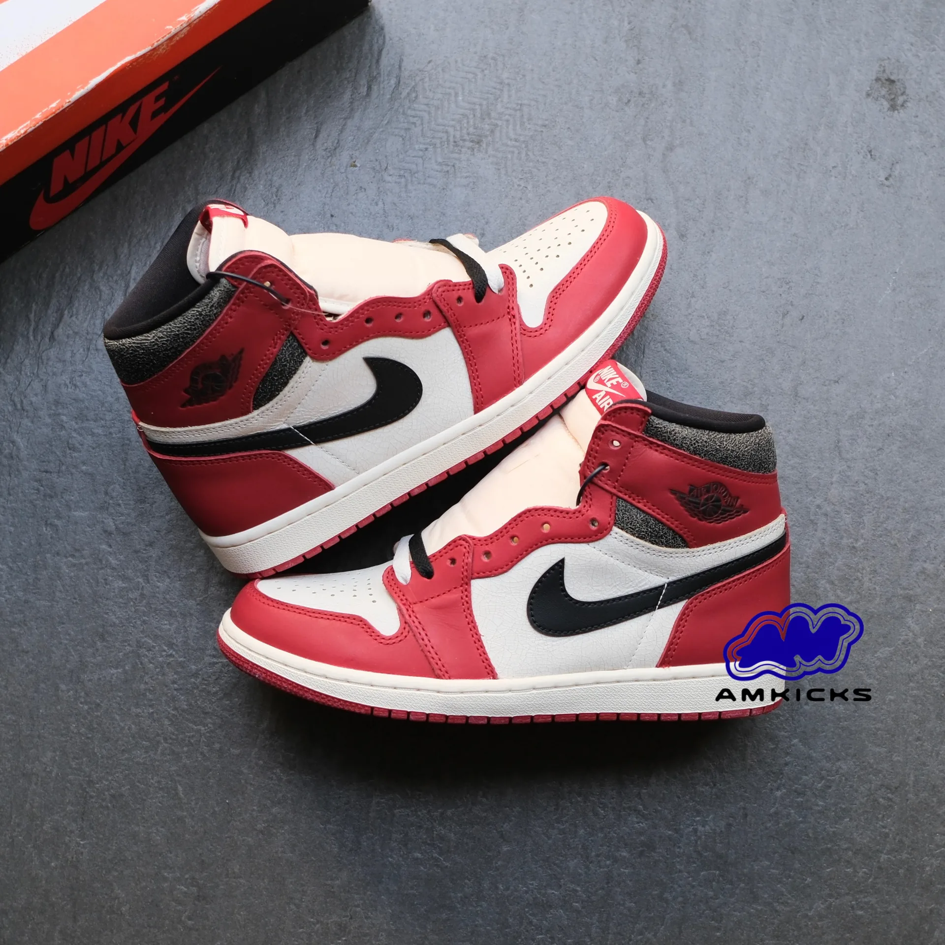 Jordan 1 Retro High OG "Chicago Lost and Found"
