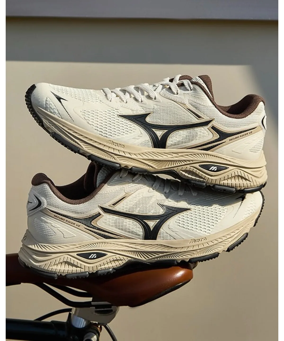 Mizuno Racer S "Off White Dark Brown"