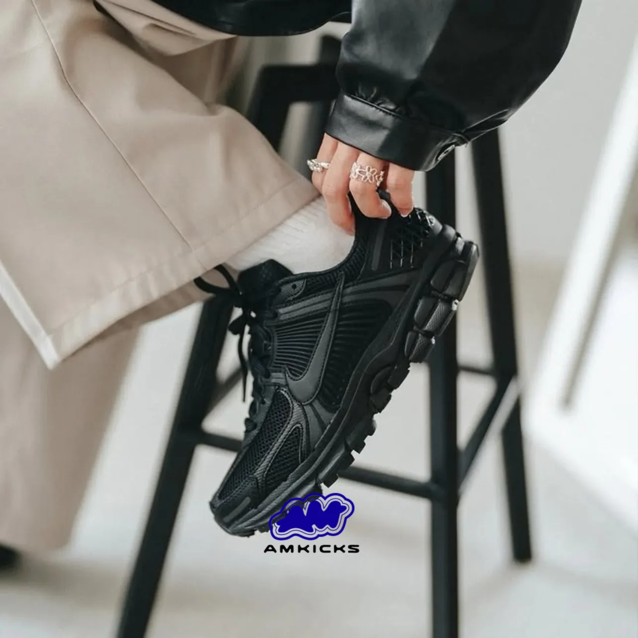 Nike Zoom Vomero 5 "Triple Black"