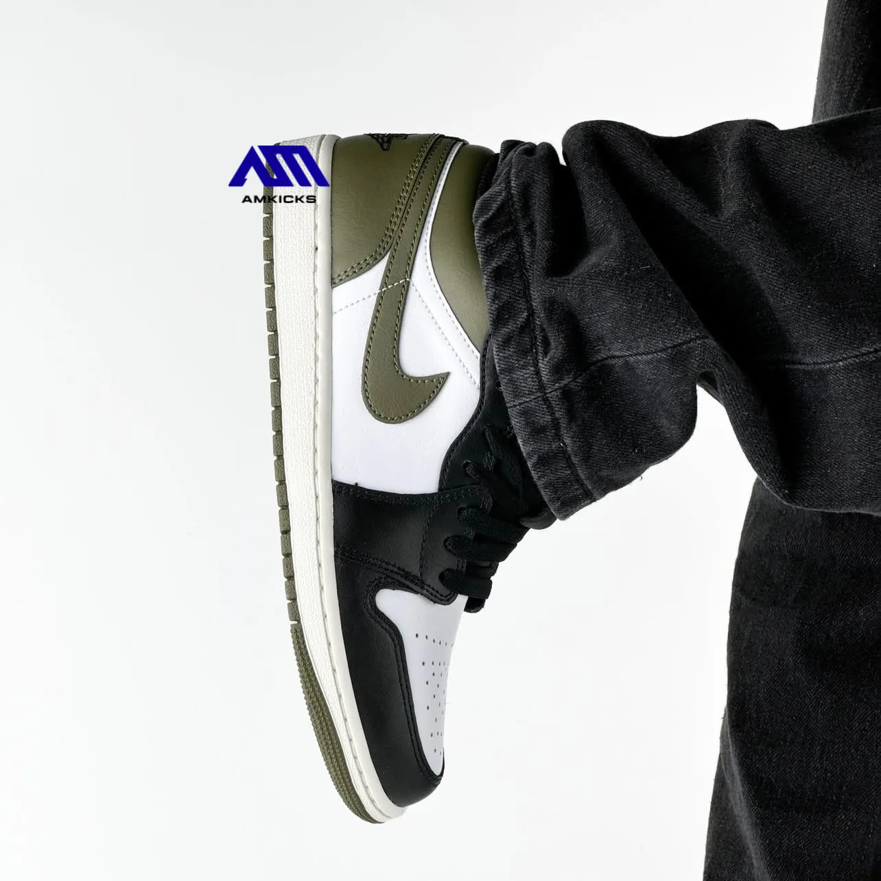 Jordan 1 Low "Black Toe Medium Olive"