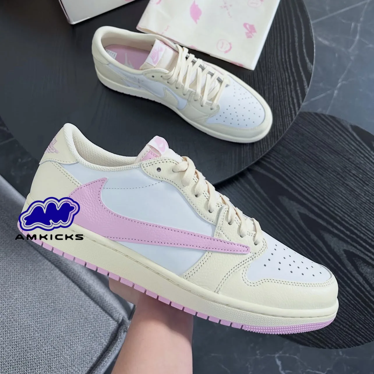 Jordan 1 Retro Low OG SP "Travis Scott Shy Pink"