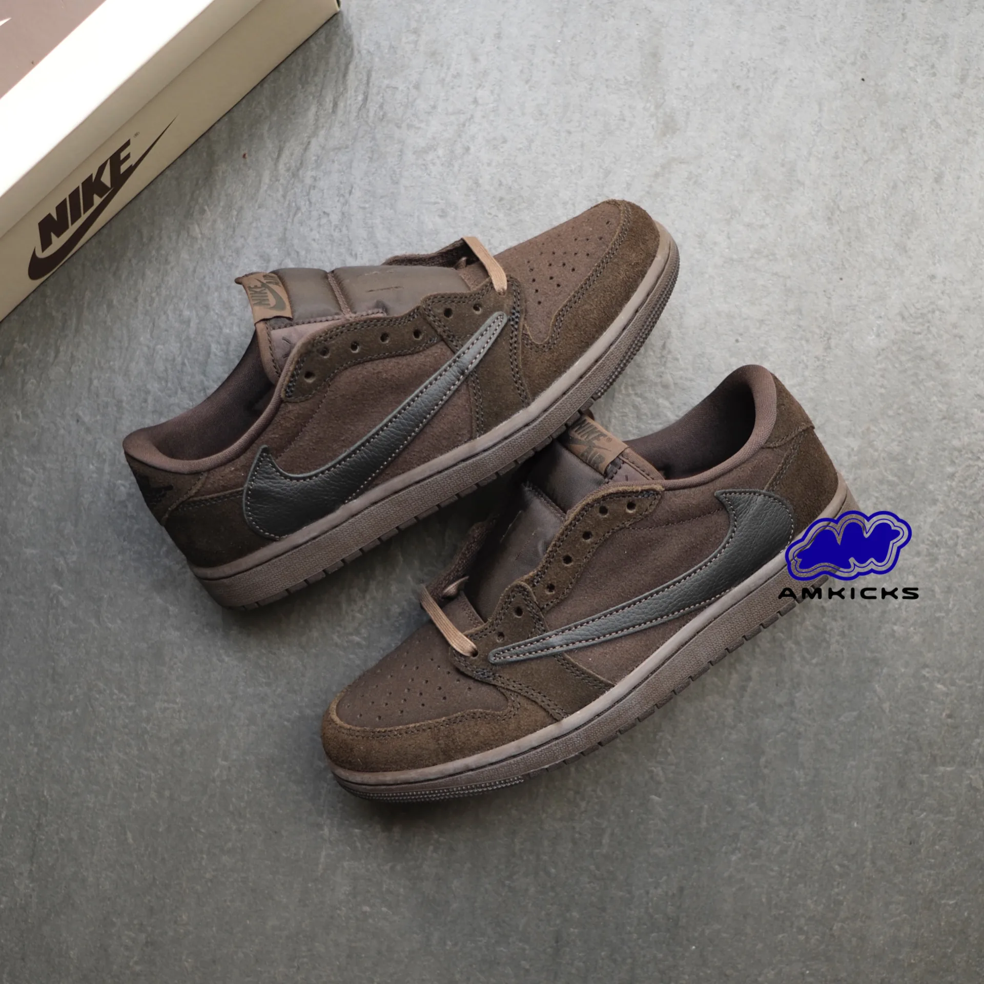 Jordan 1 Retro Low OG SP "Travis Scott Velvet Brown"