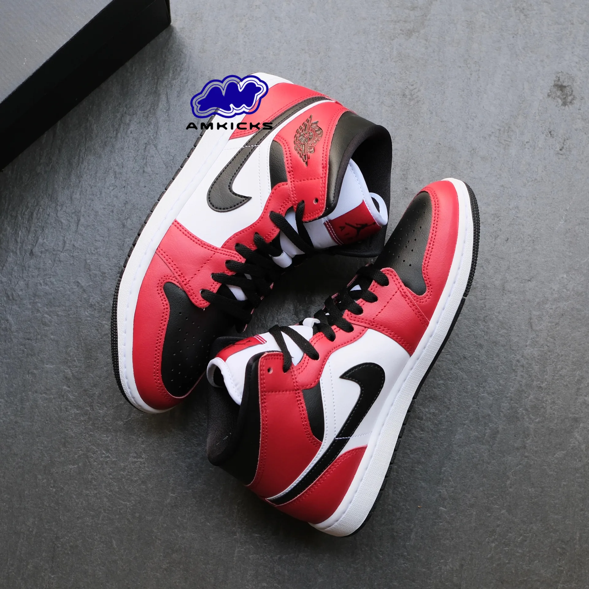 Jordan 1 Mid "Chicago Toe"