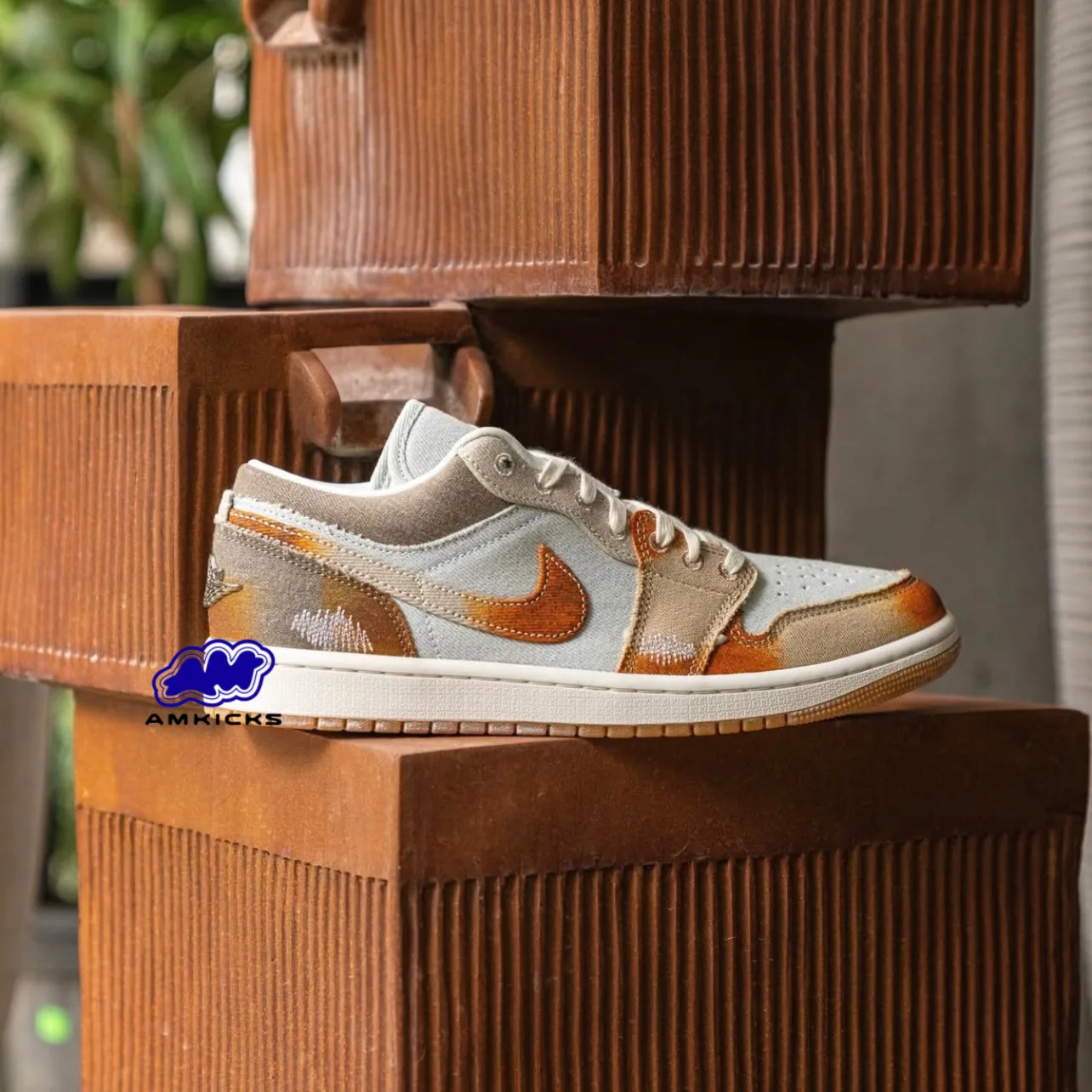 Jordan 1 Low SE "Multi-Color Sail Light Bone"
