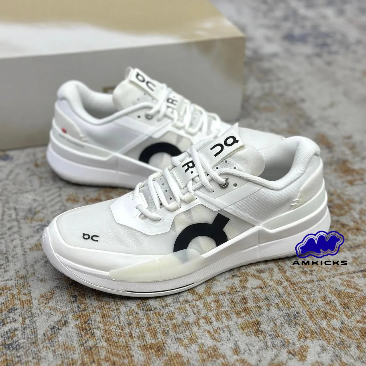 On The Roger Pro 2 "Clay White Black"